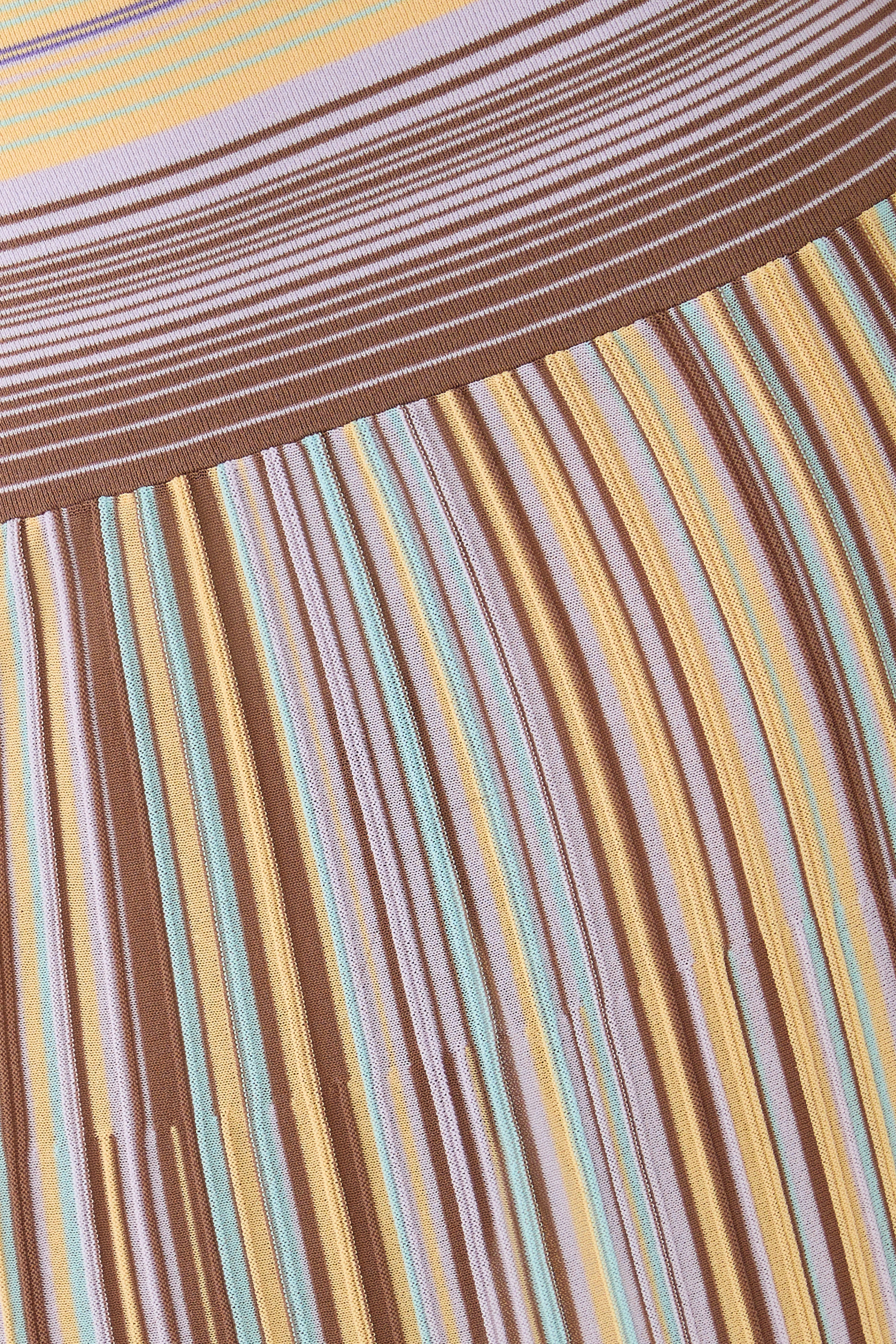 فستان إسينيا منسوج