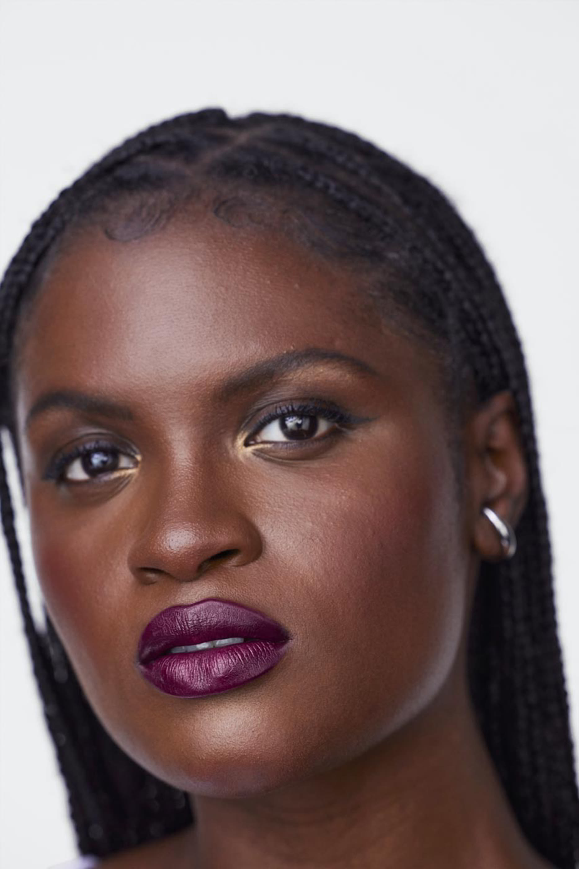 أحمر شفاه بوب يدوم طويلا