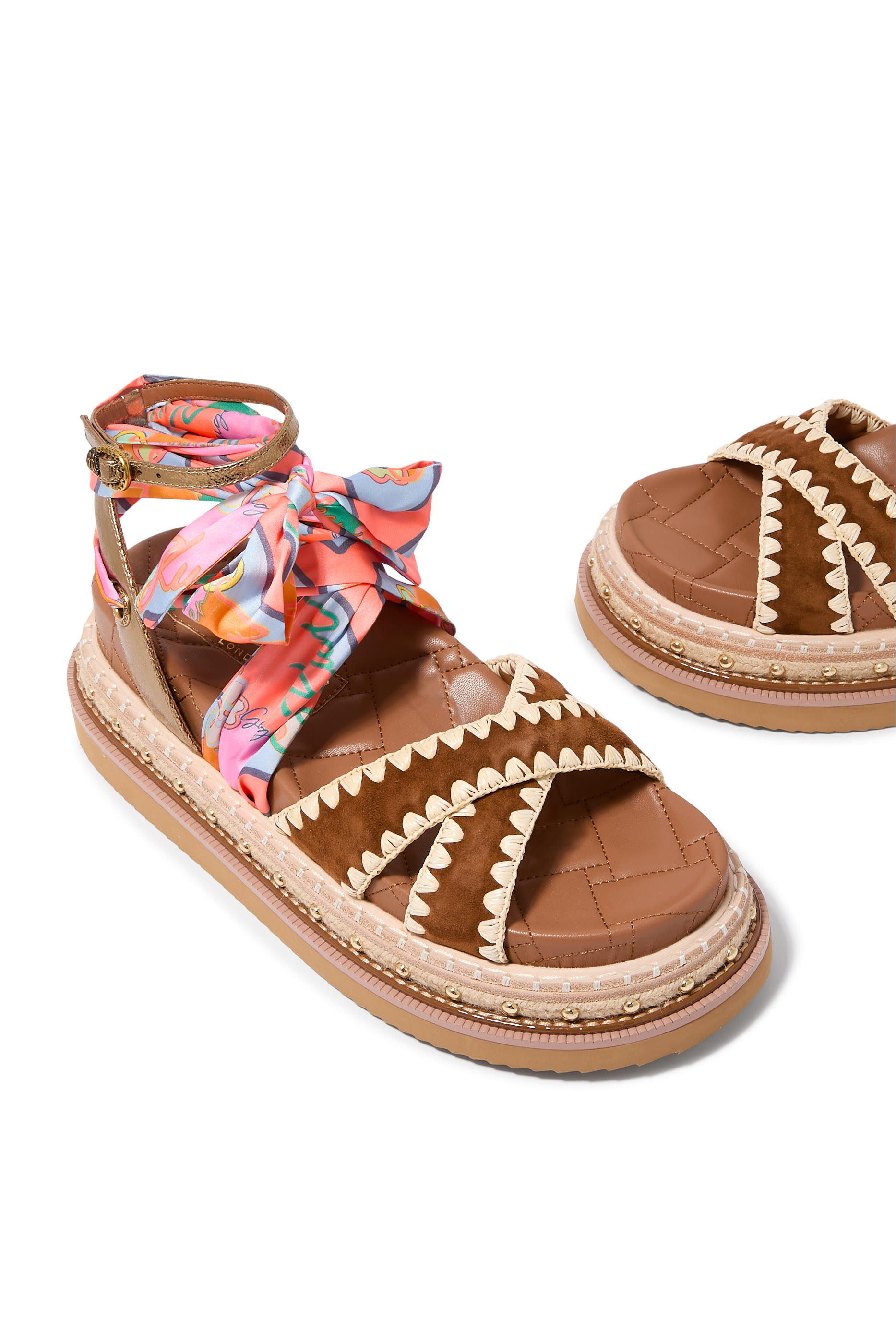 صندل أورسون بسيور متقاطعة ونقشة وشاح