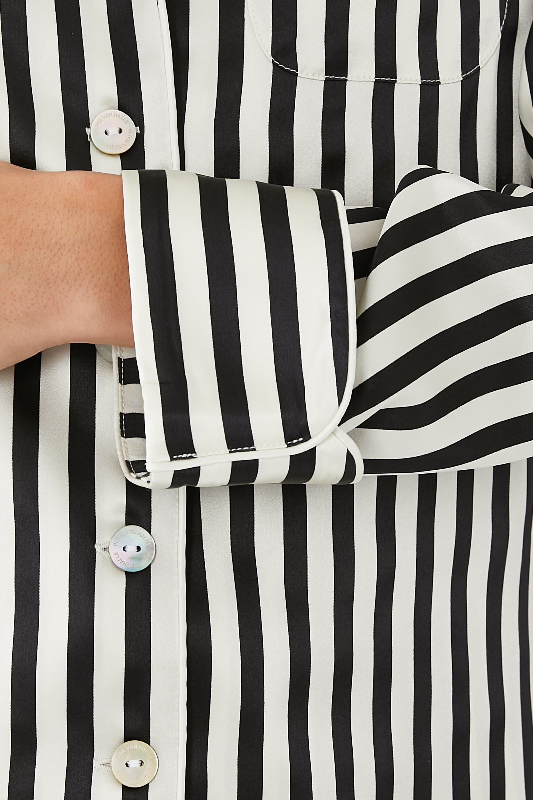 طقم بيجاما ليلا أبالون بلون فيروزي بنقشة زهور