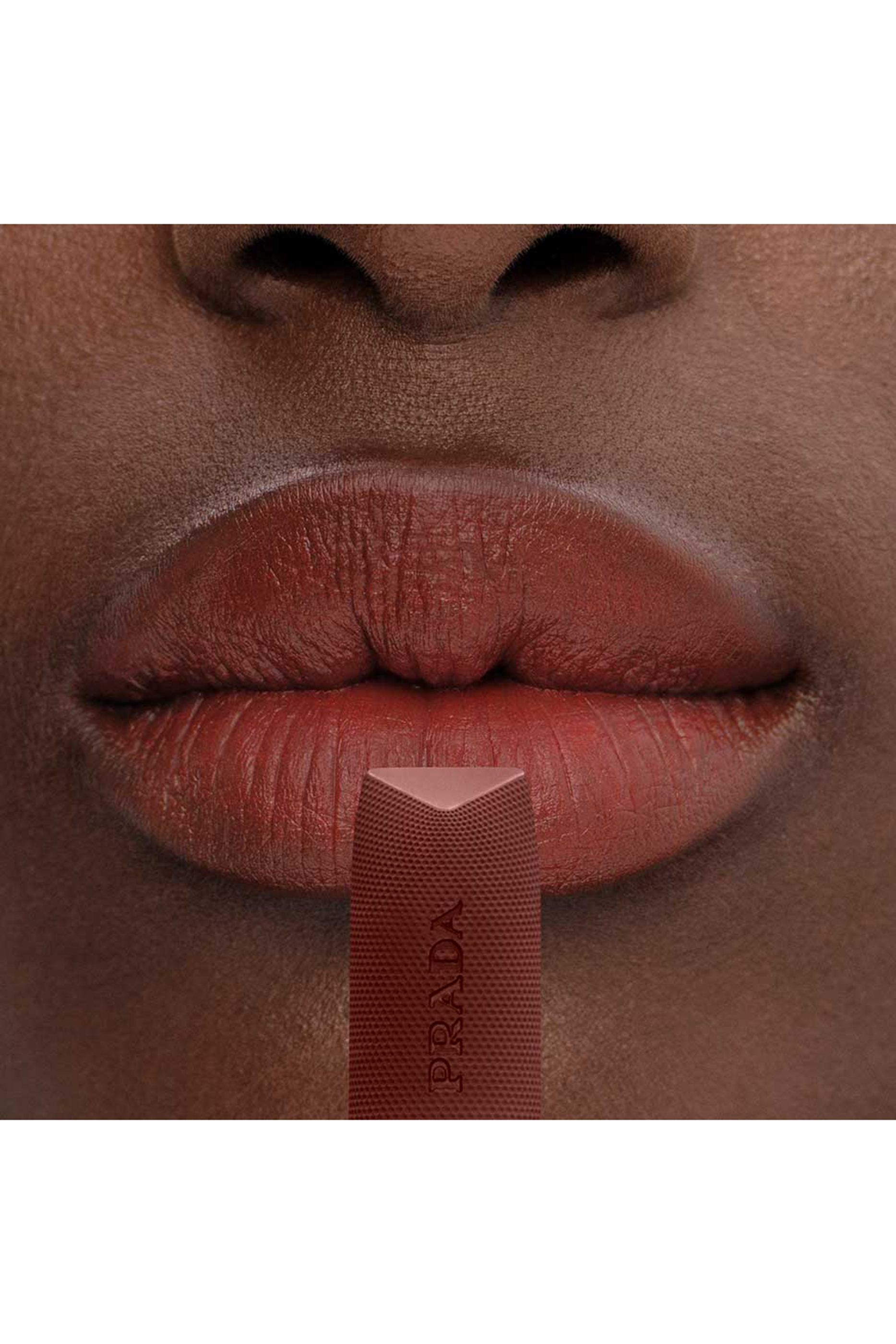 أحمر شفاه مونوكروم سوفت غير لامع