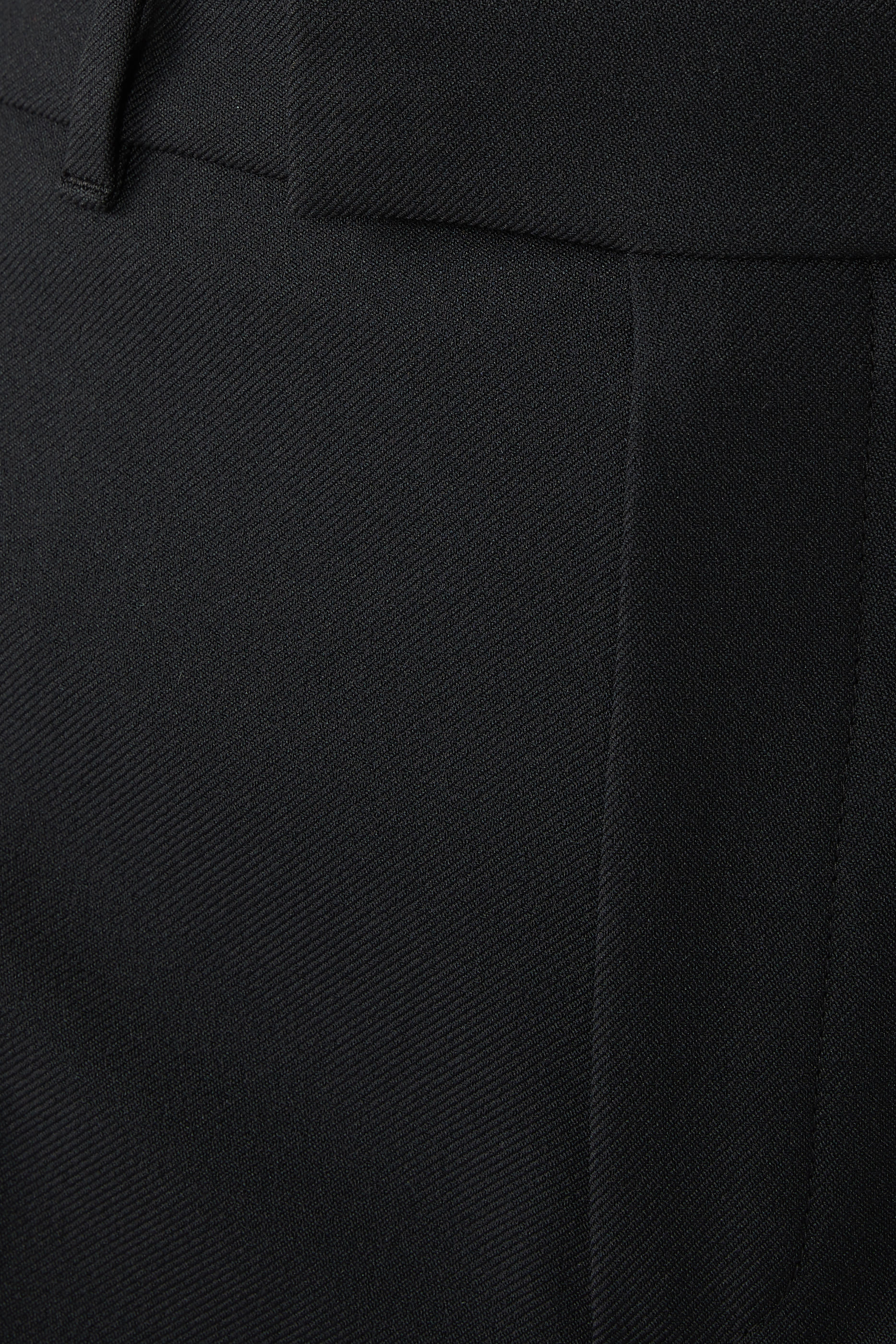 بنطال بقصة ساق واسعة قماش دريل انسيابي