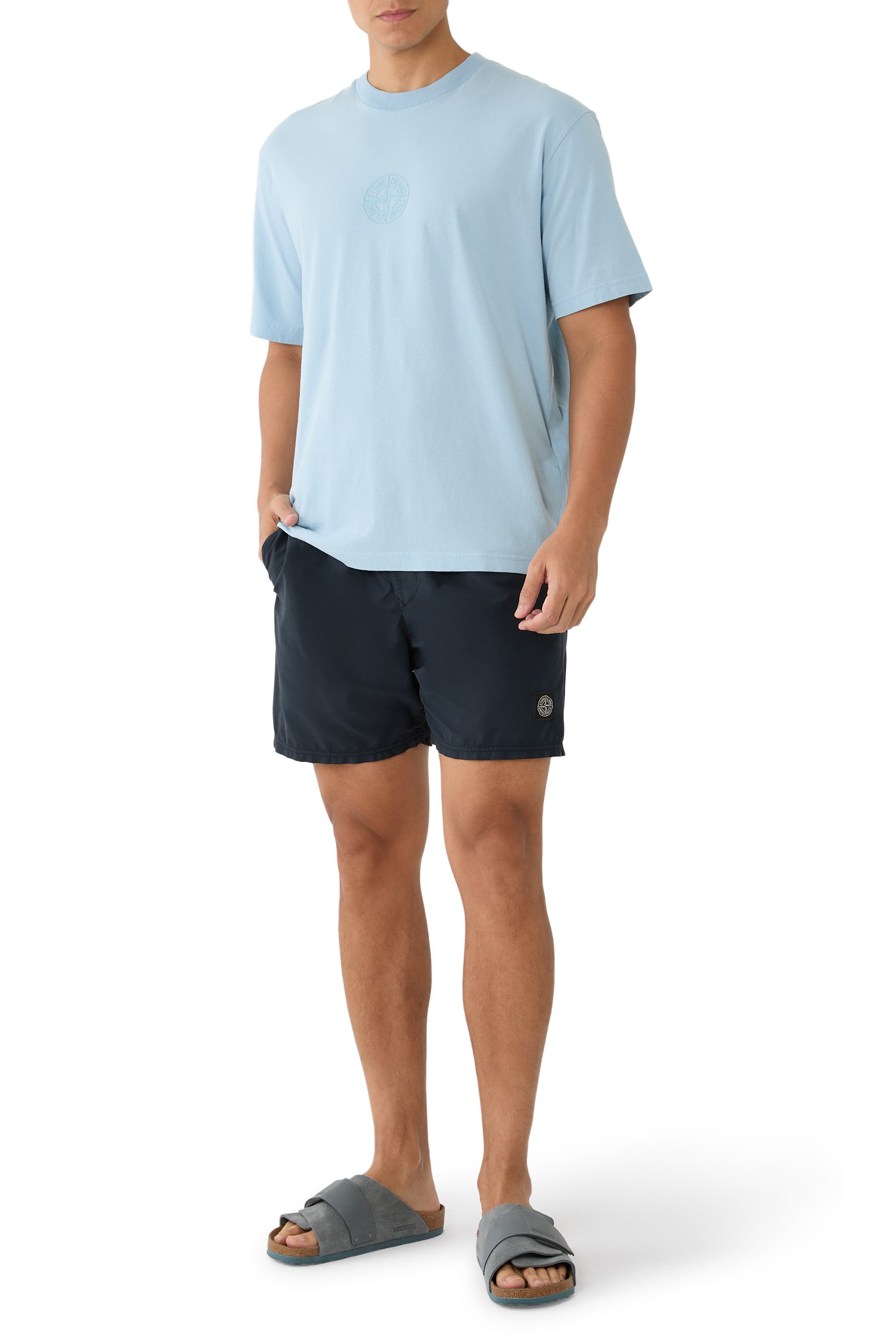 شورت سباحة بشعار الماركة