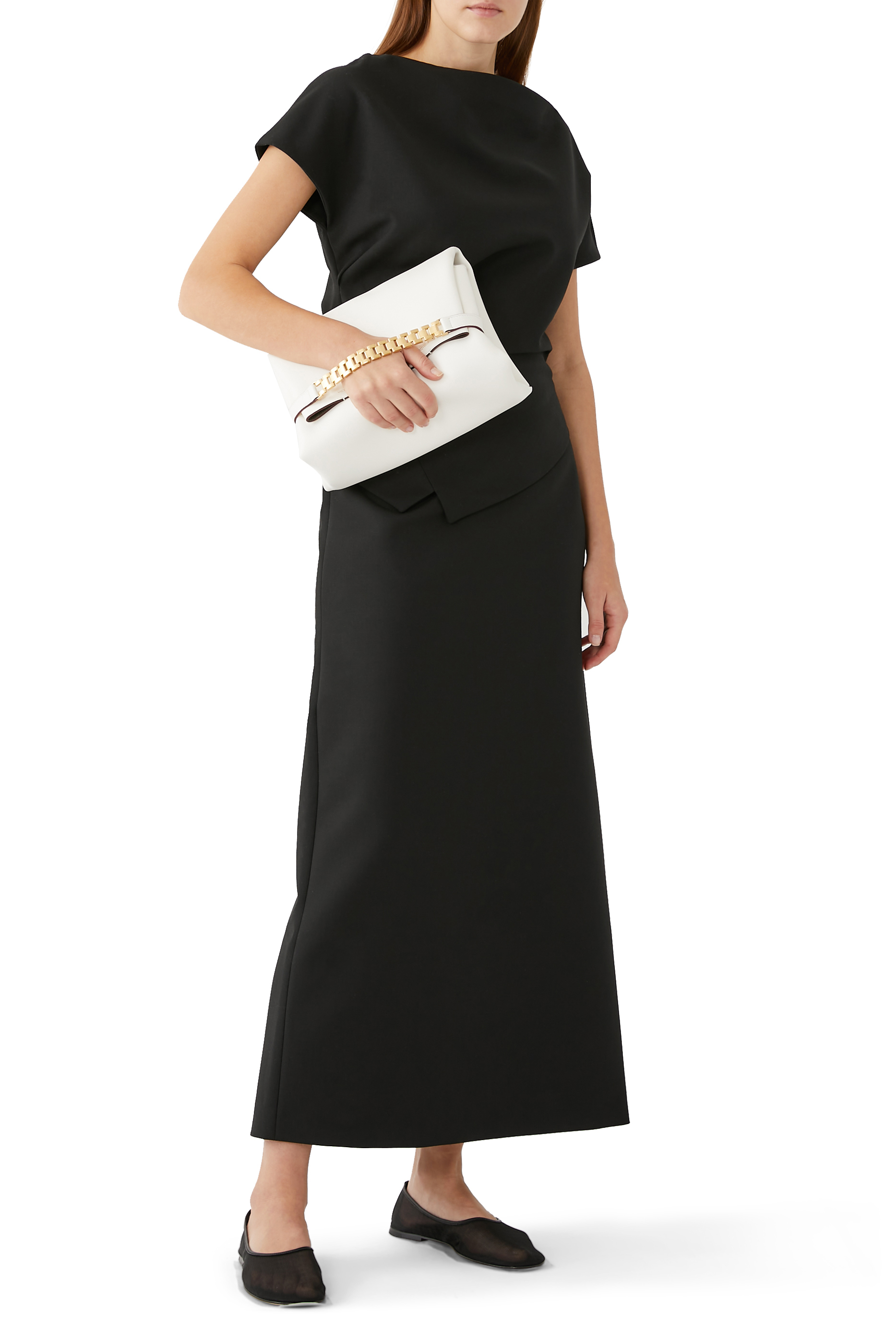 حقيبة صغيرة بحمالة وسلسلة