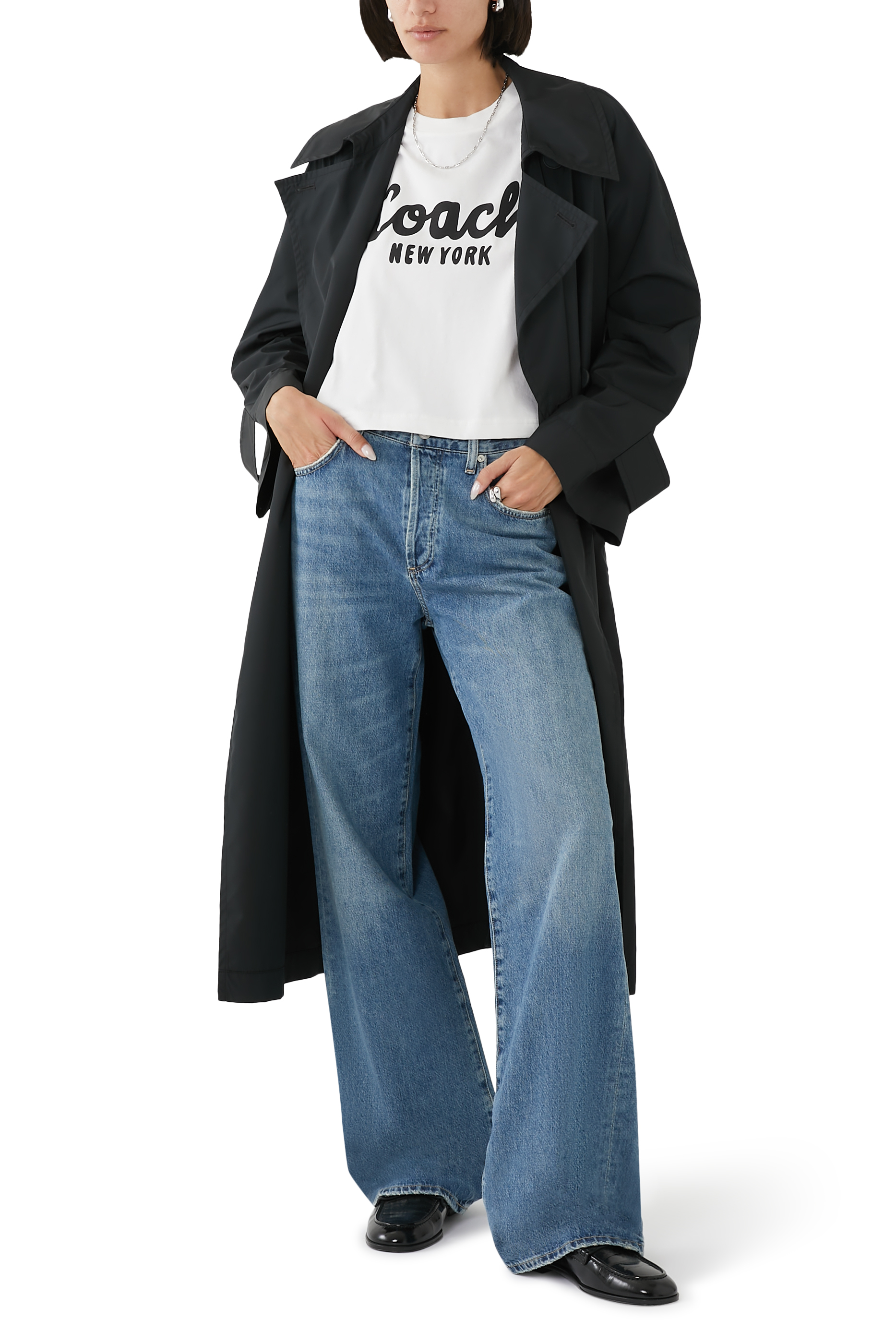 تيشيرت قصير بنقشة شعار الماركة بخط يدوي