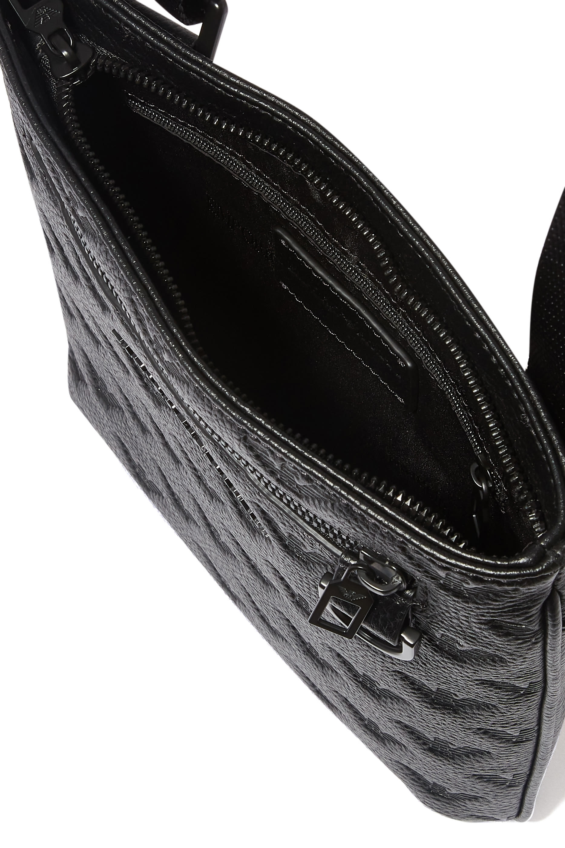 حقيبة كروس مينوركا بنقشة شعار الماركة