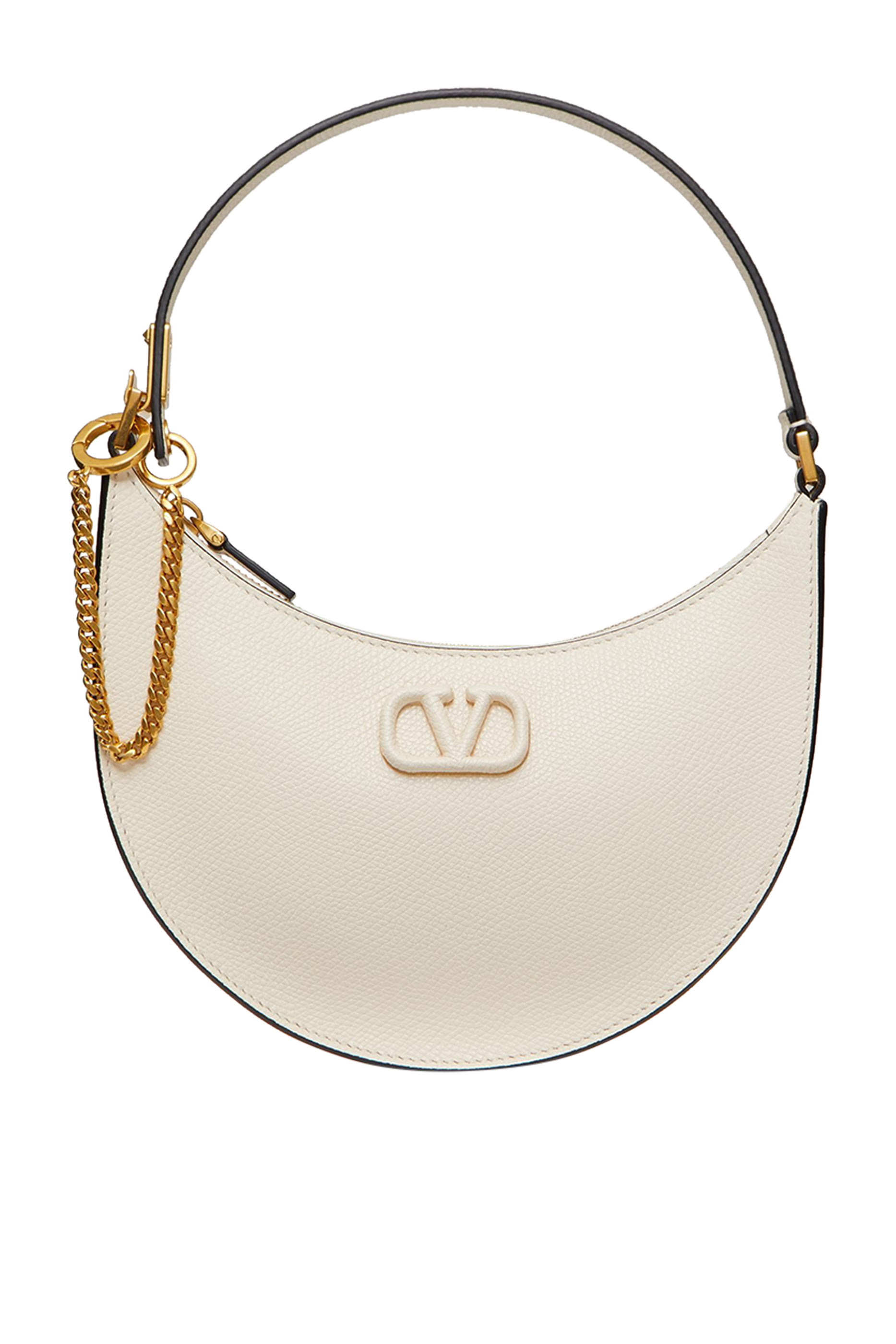 حقيبة صغيرة بحروف شعار الماركة