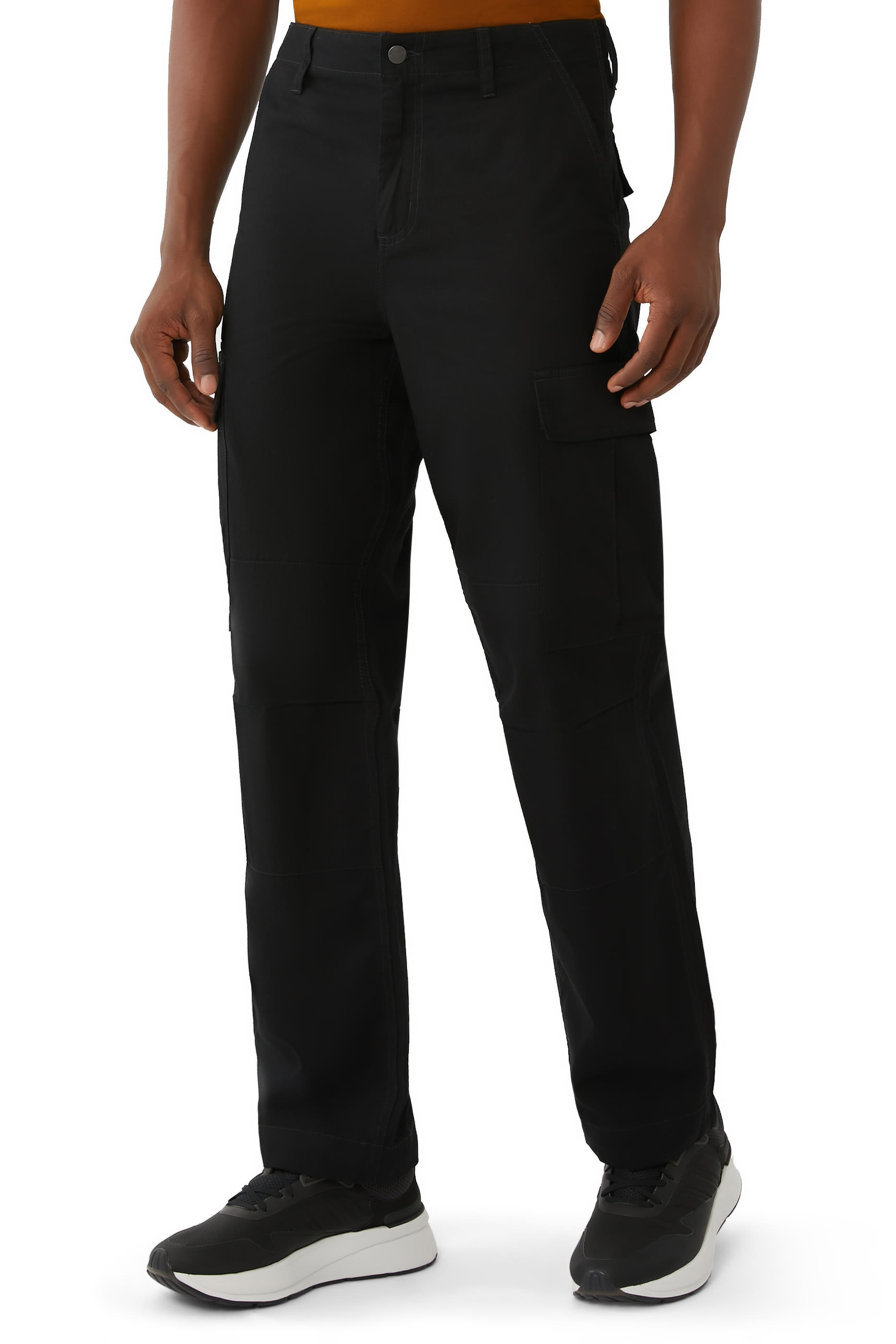 بنطال كارجو بقصة عادية