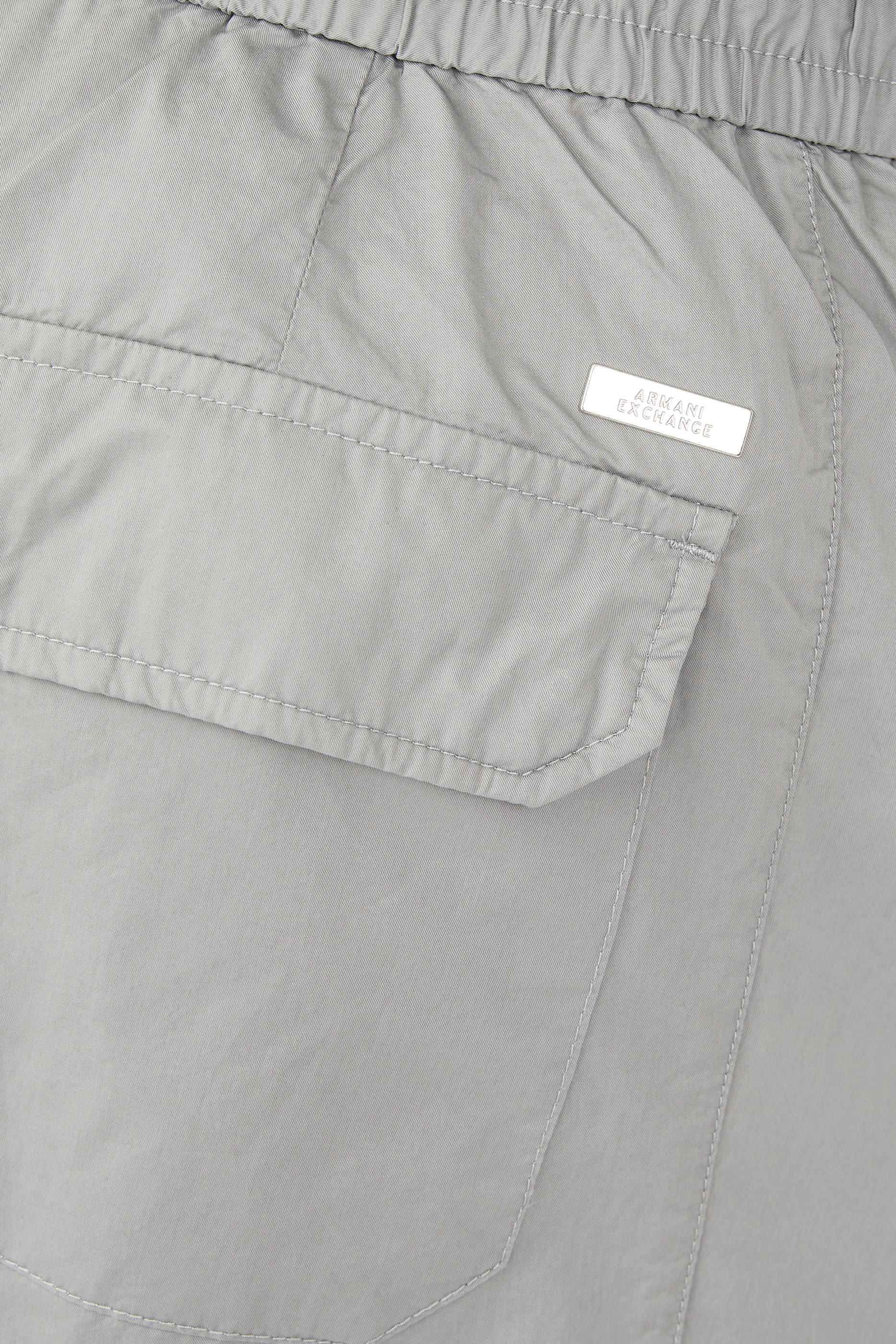 بنطال رياضي بشعار الماركة قطن