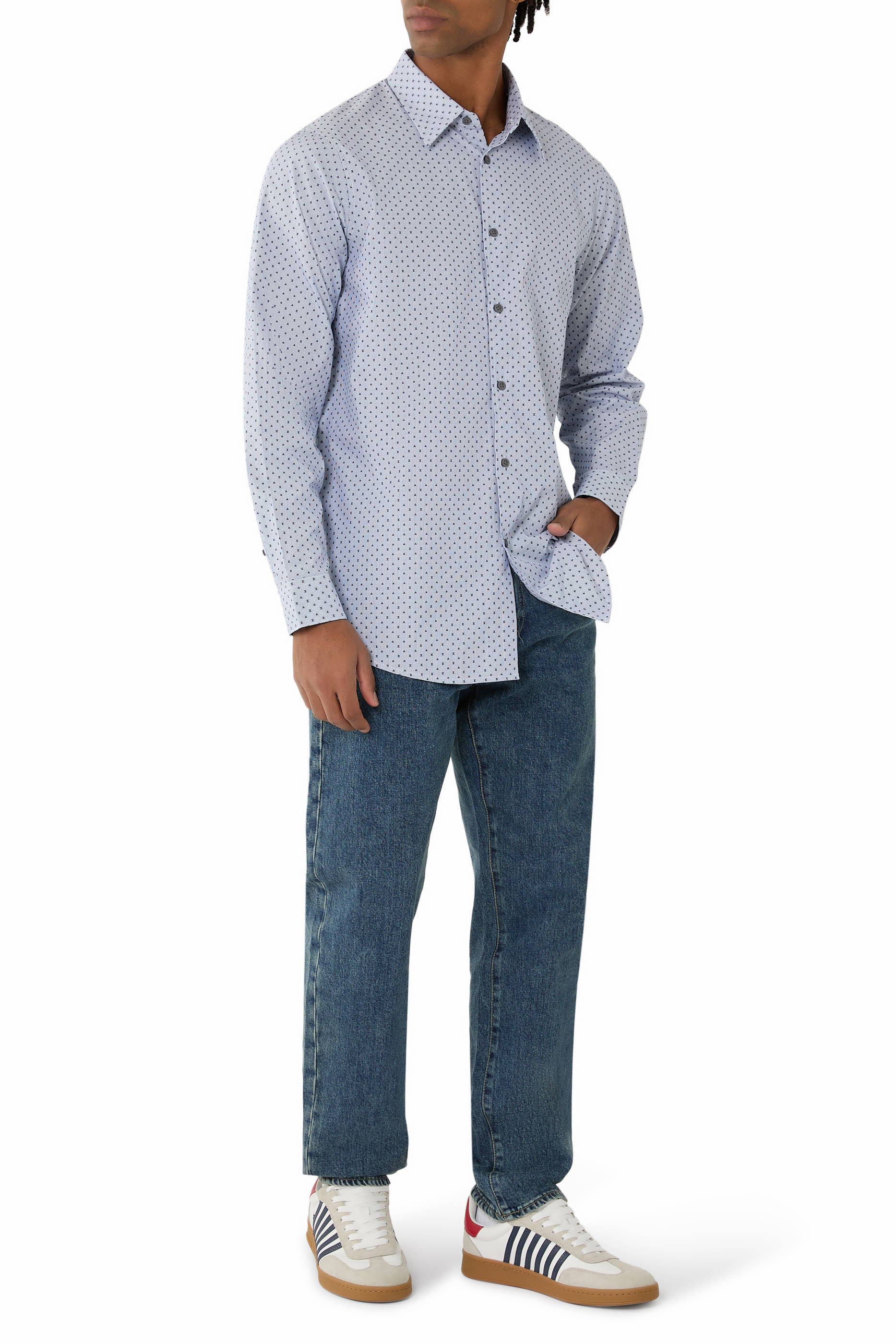 قميص منقط بأكمام طويلة مزين بشعار الماركة