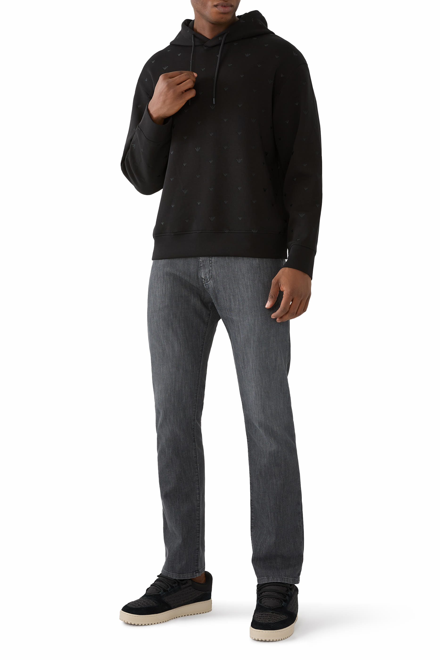 سويت شيرت بغطاء رأس ونقشة شعار الماركة