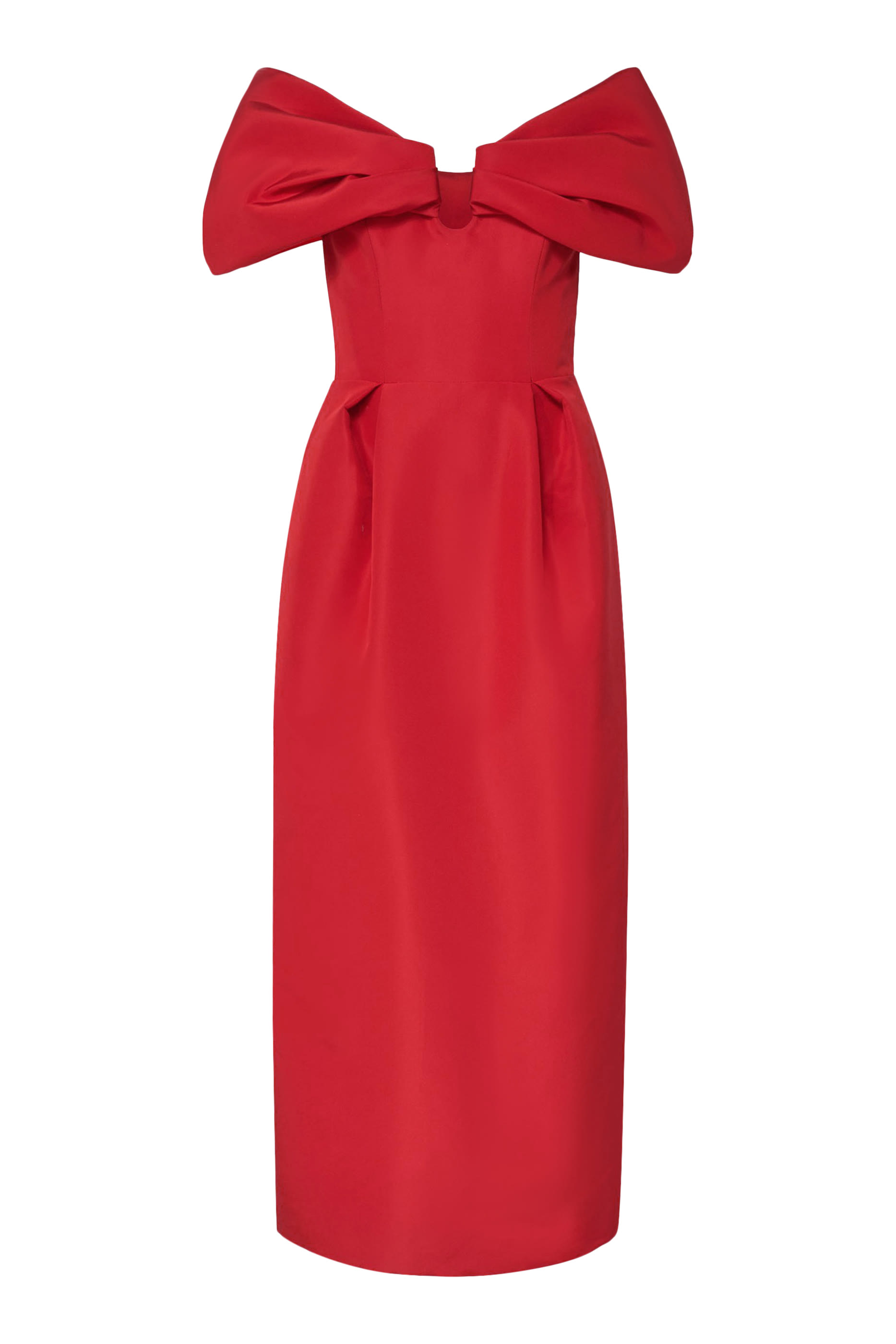 فستان بقصة مستقيمة وأكتاف مكشوفة