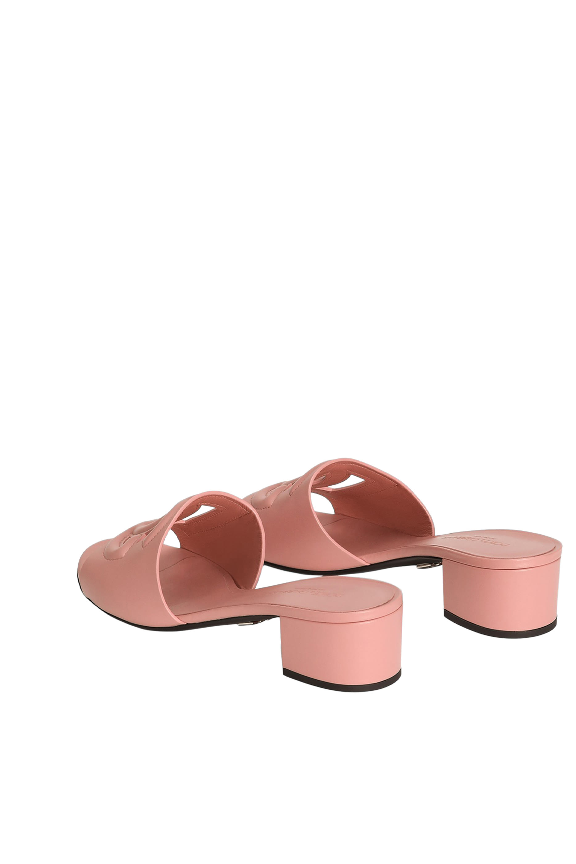 حذاء ميلينيالز 40 مفتوح من الخلف بشعار الماركة جلد