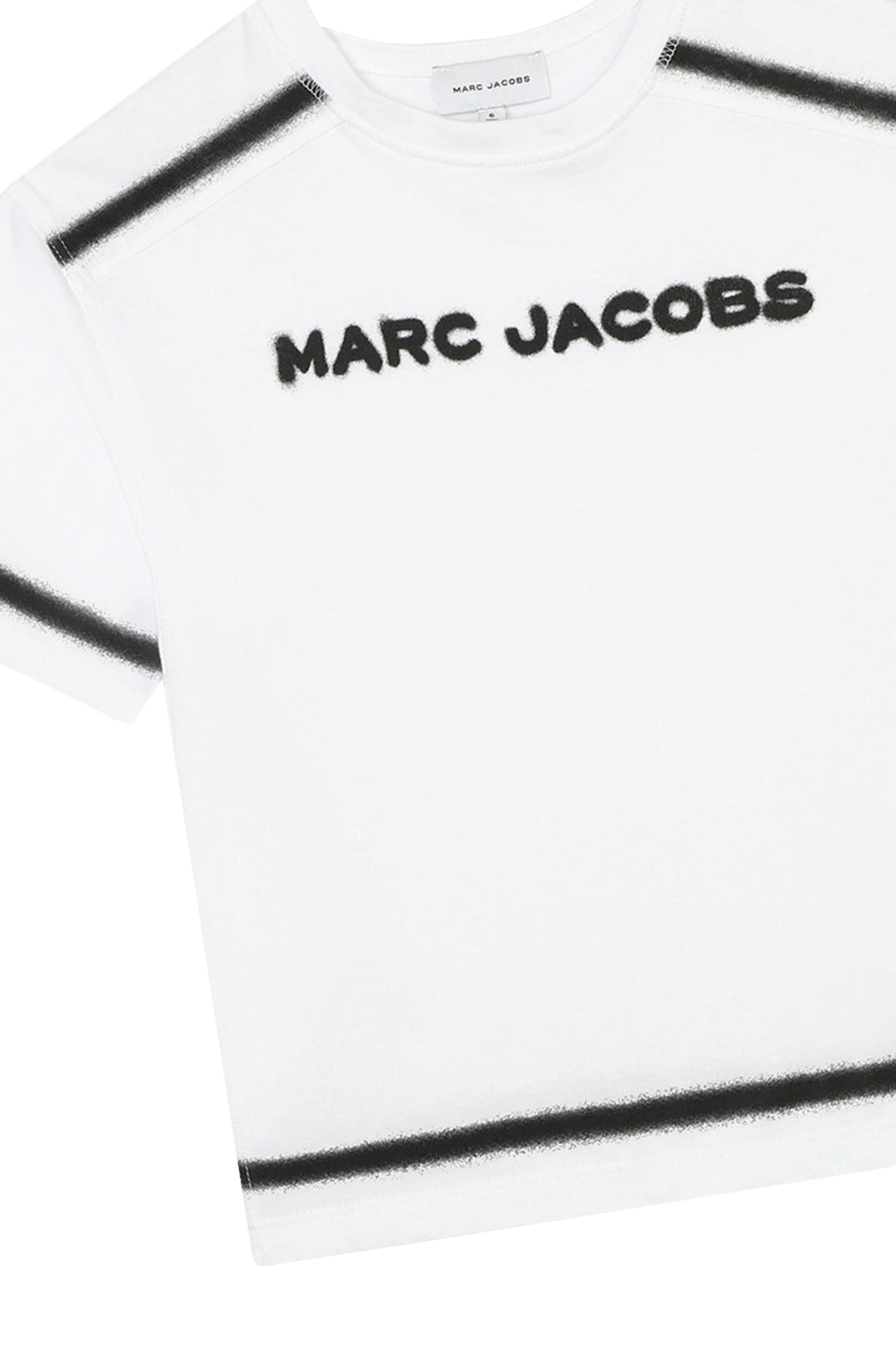 تيشيرت بطبعات شعار الماركة للأطفال