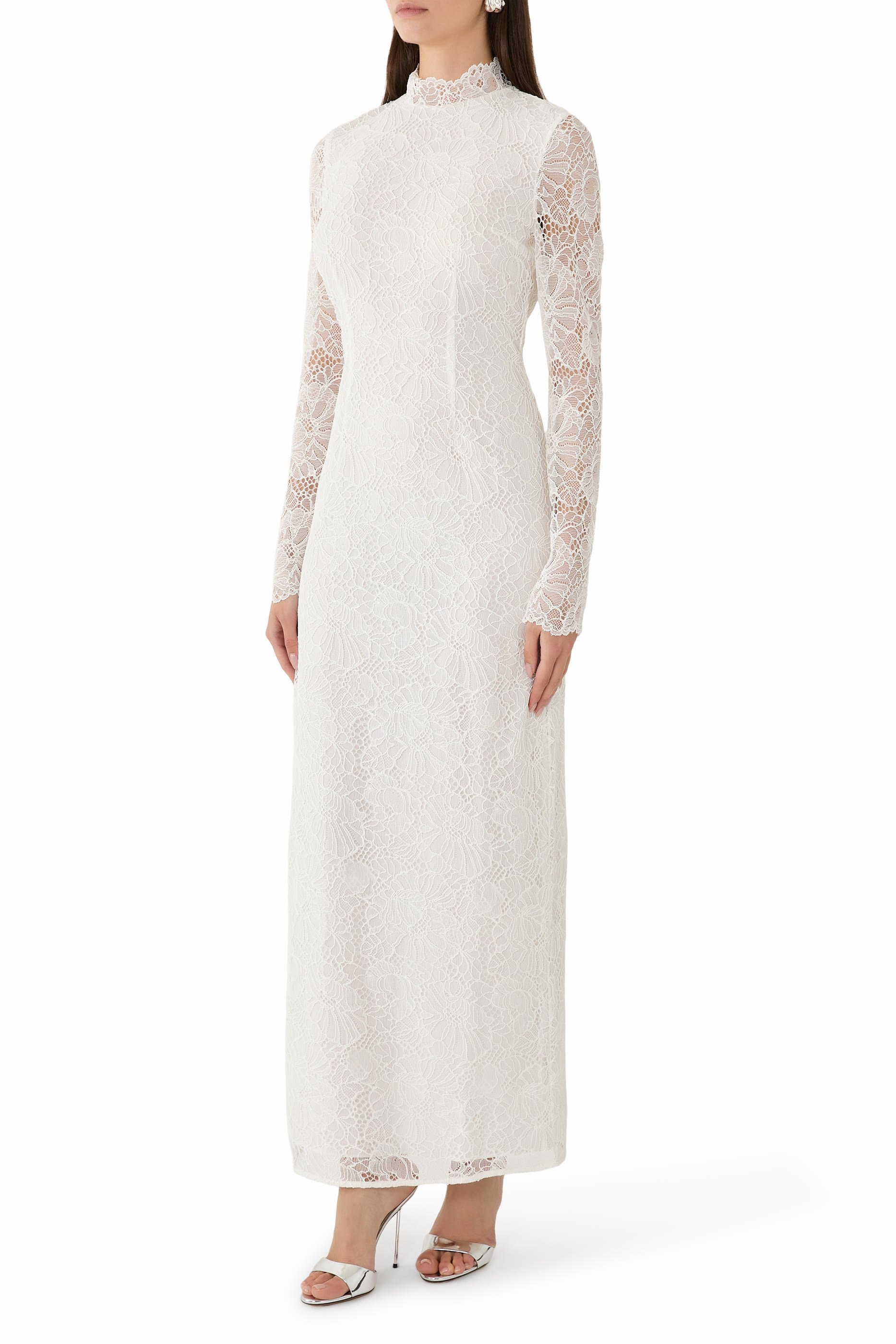 فستان طويل بظهر مفتوح دانتيل