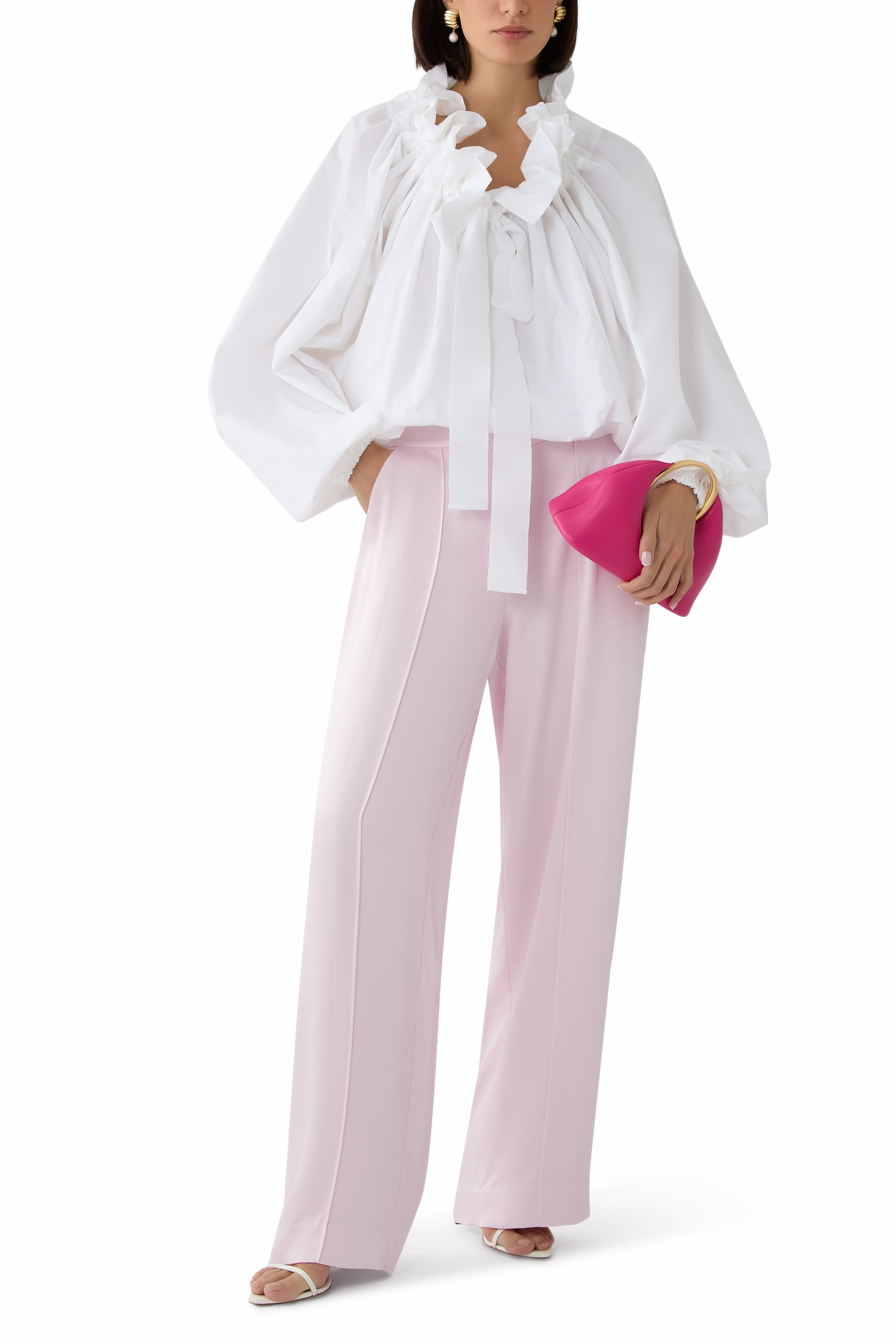 بنطال كيرا بقصة ساق واسعة