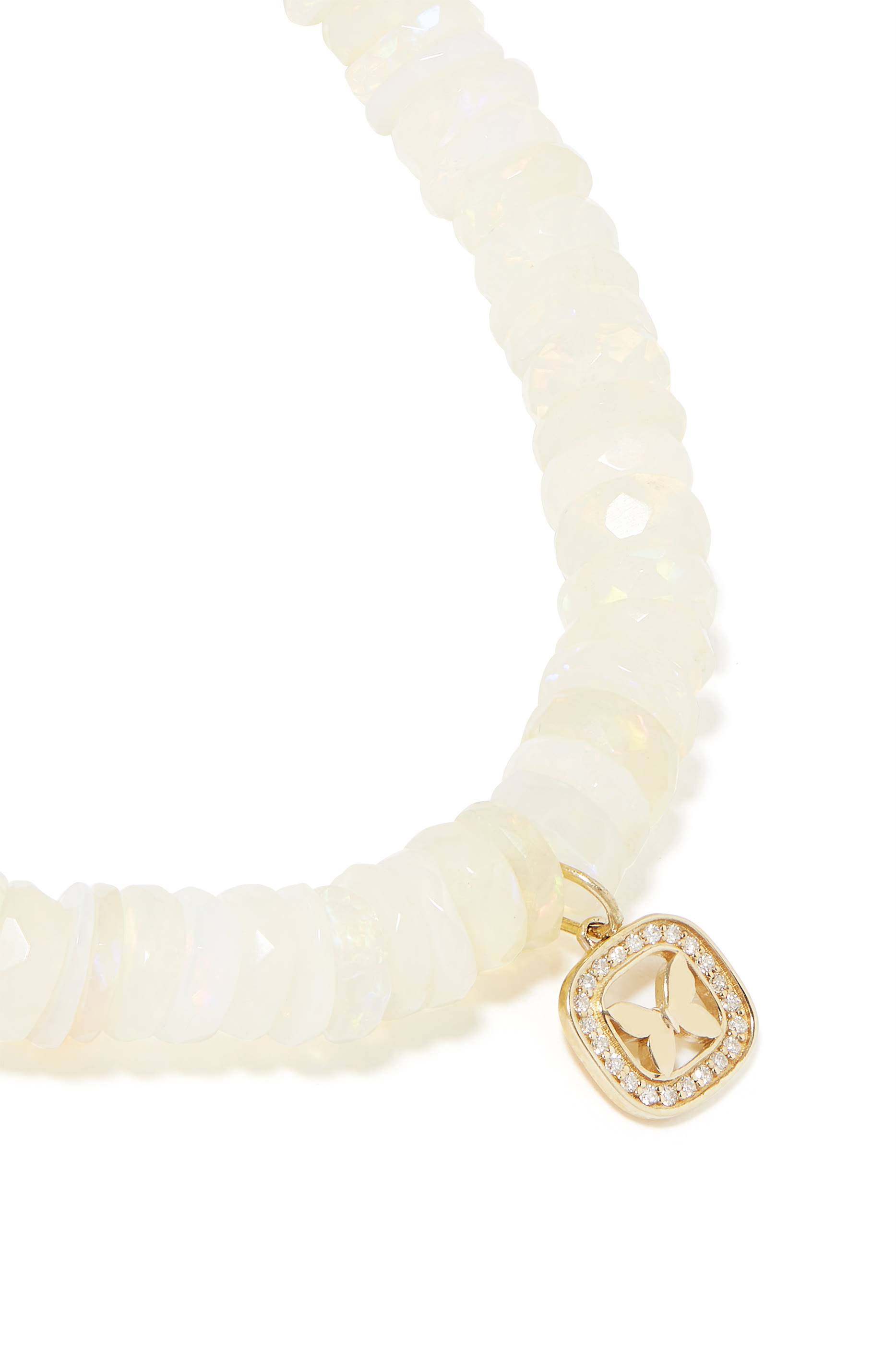 سوار بخرز أوبال وحلية بتصميم فراشة بفتحات مرصعة بالماس ذهب أصفر عيار 14