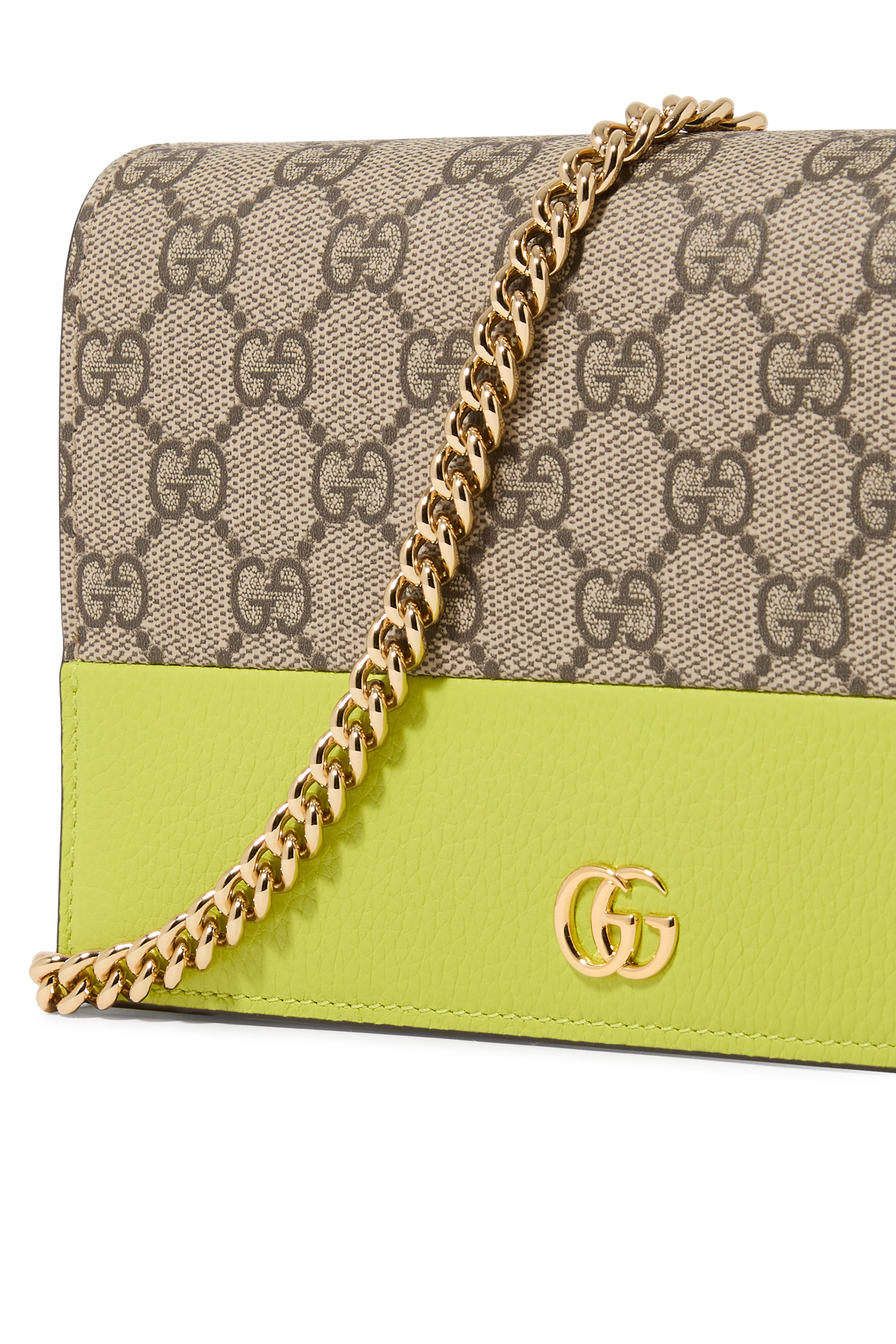 محفظة مارمونت بحرفي شعار الماركة ولونين وسلسلة