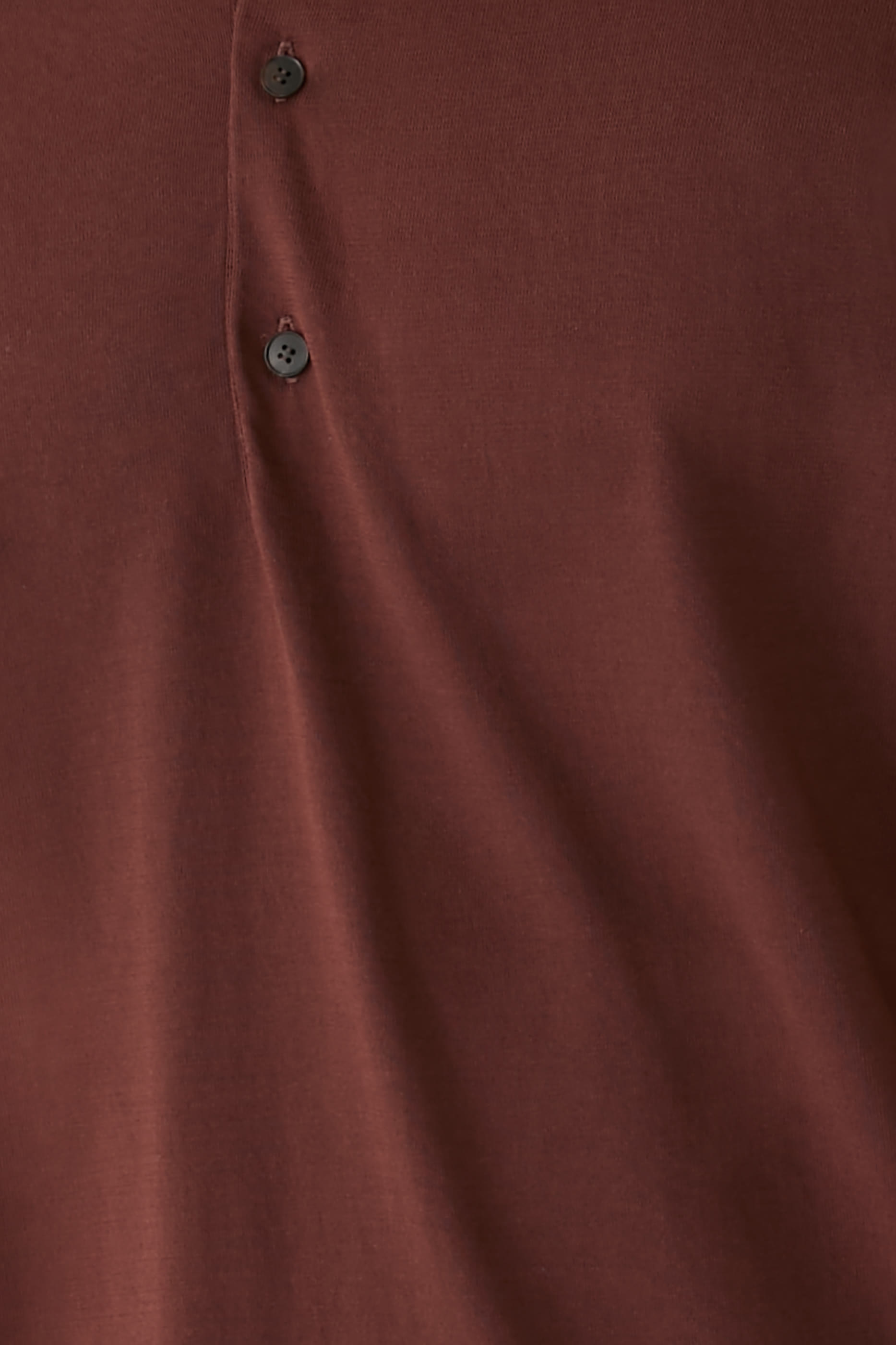 قميص بولو نسيج قطن ناعم للغاية