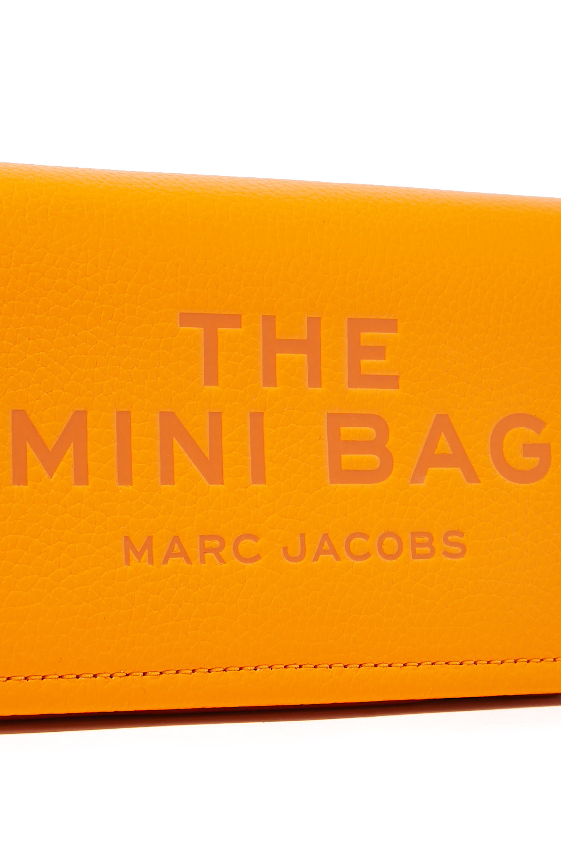 حقيبة صغيرة جلد