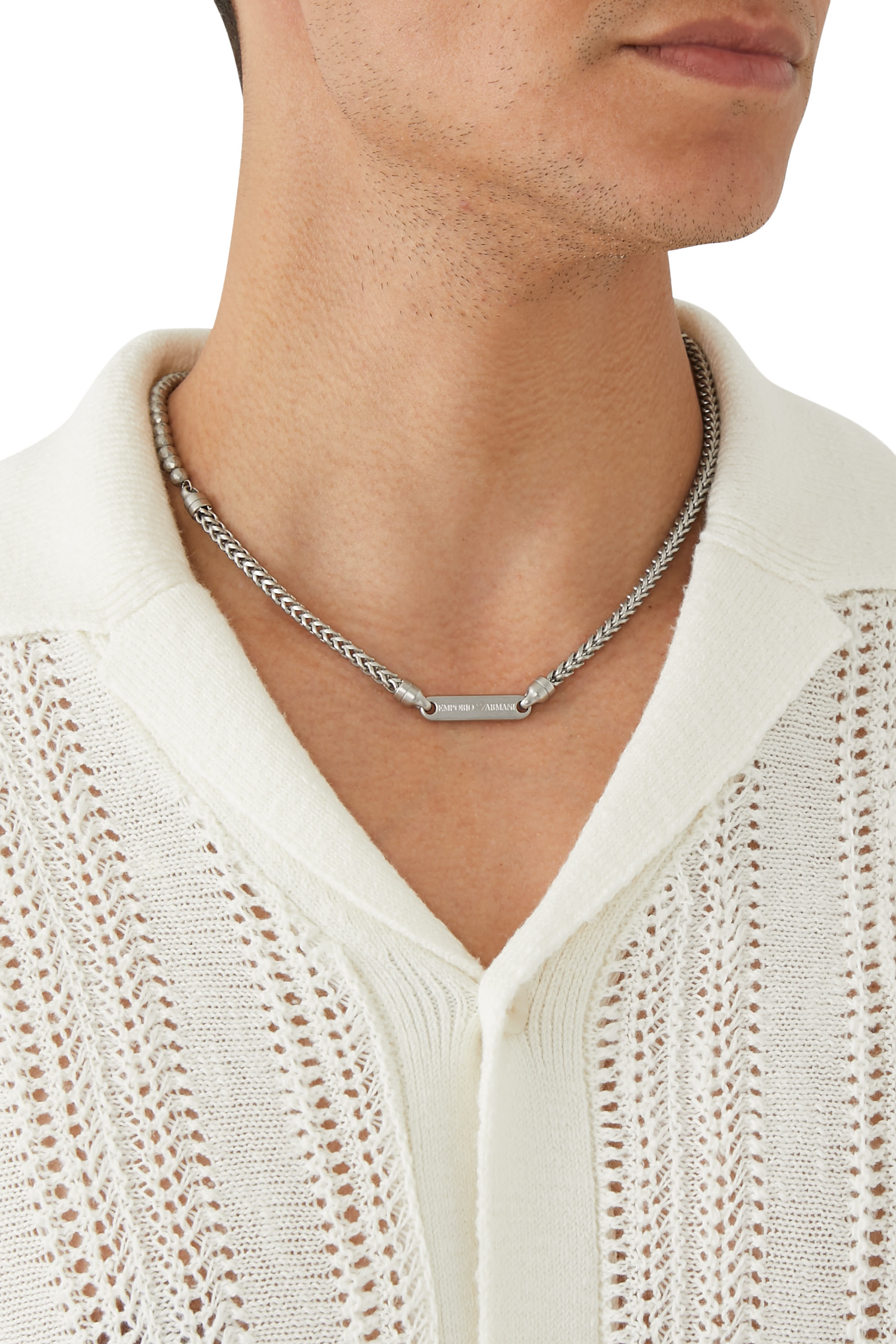 قلادة بشعار الماركة، فضة