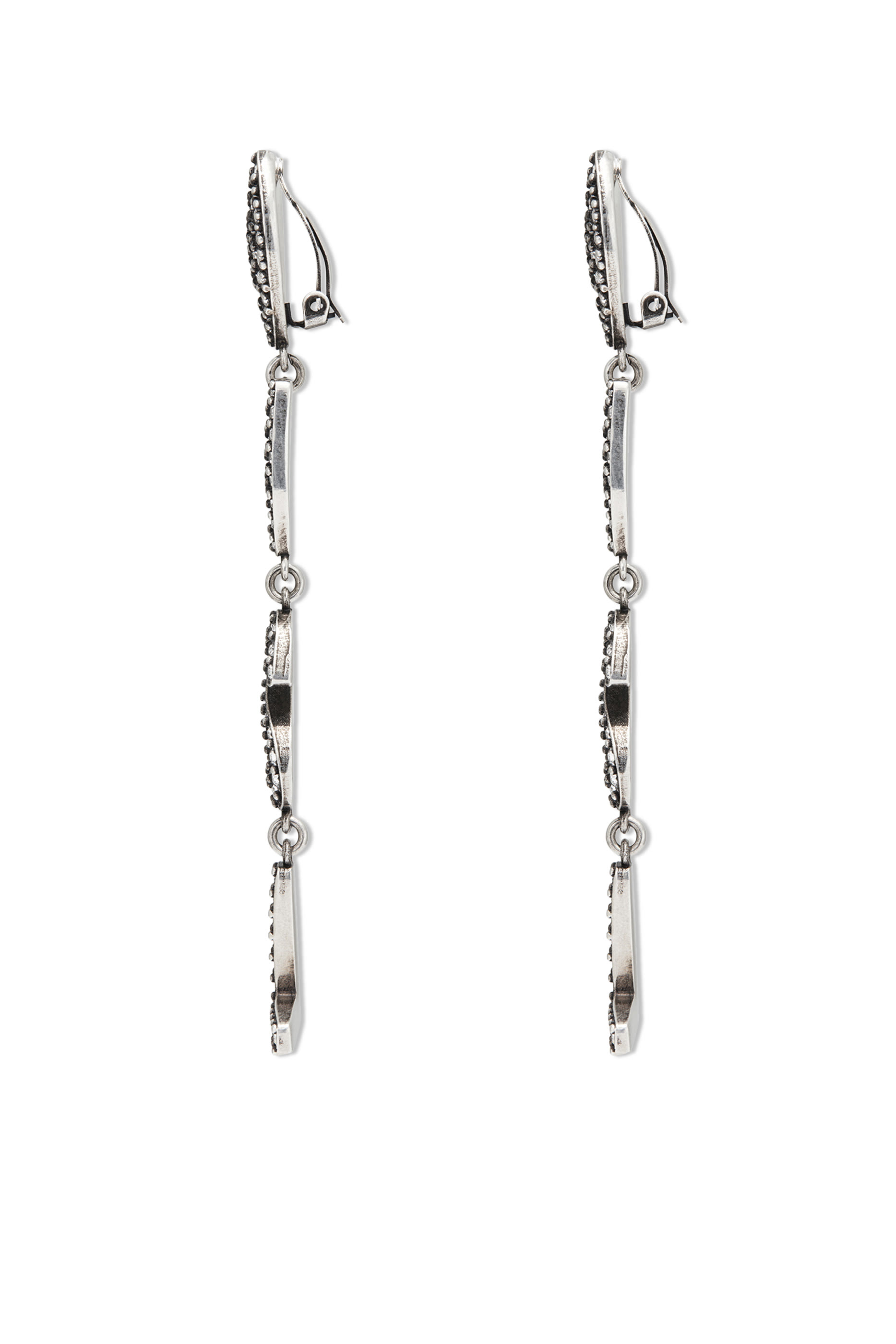 أقراط أوبيوم بتصميم قلب