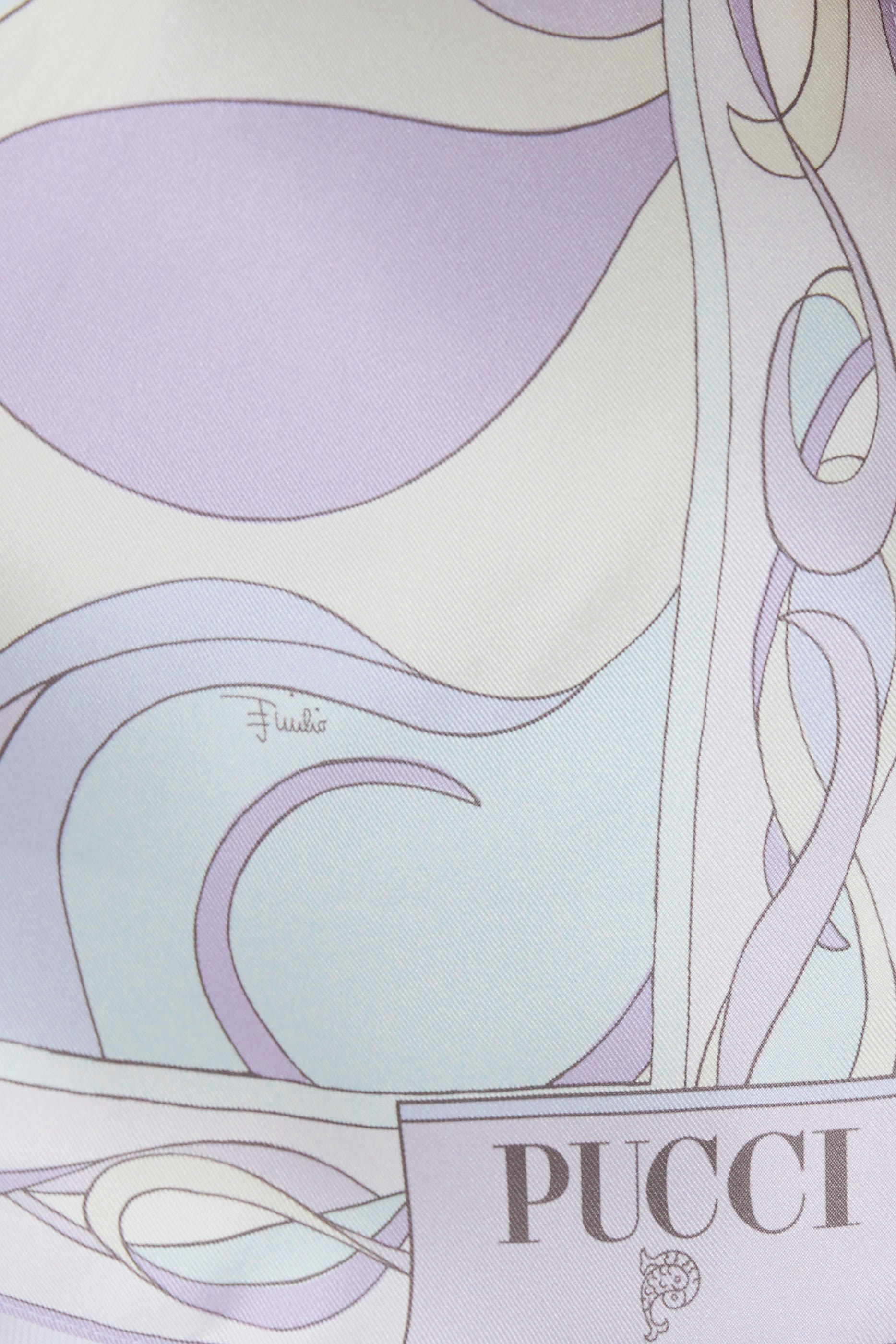 بلوزة بسلسلة ونقشة أوركيد