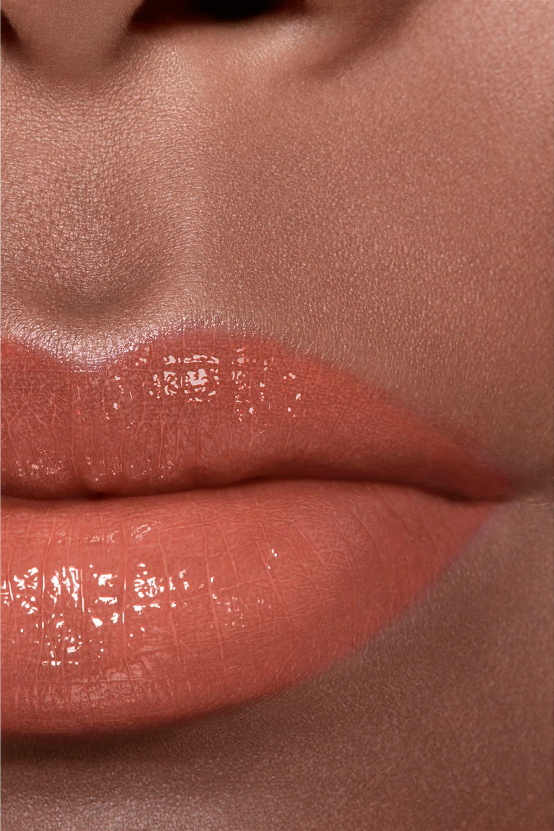 أحمر شفاه ROUGE COCO FLASH Colour, Shine, Intensity In A Flash