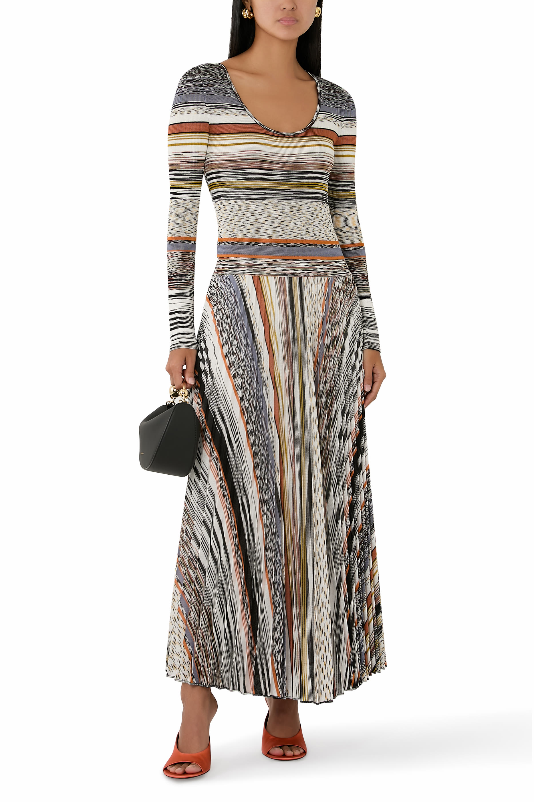 فستان طويل بطيات فيسكوز