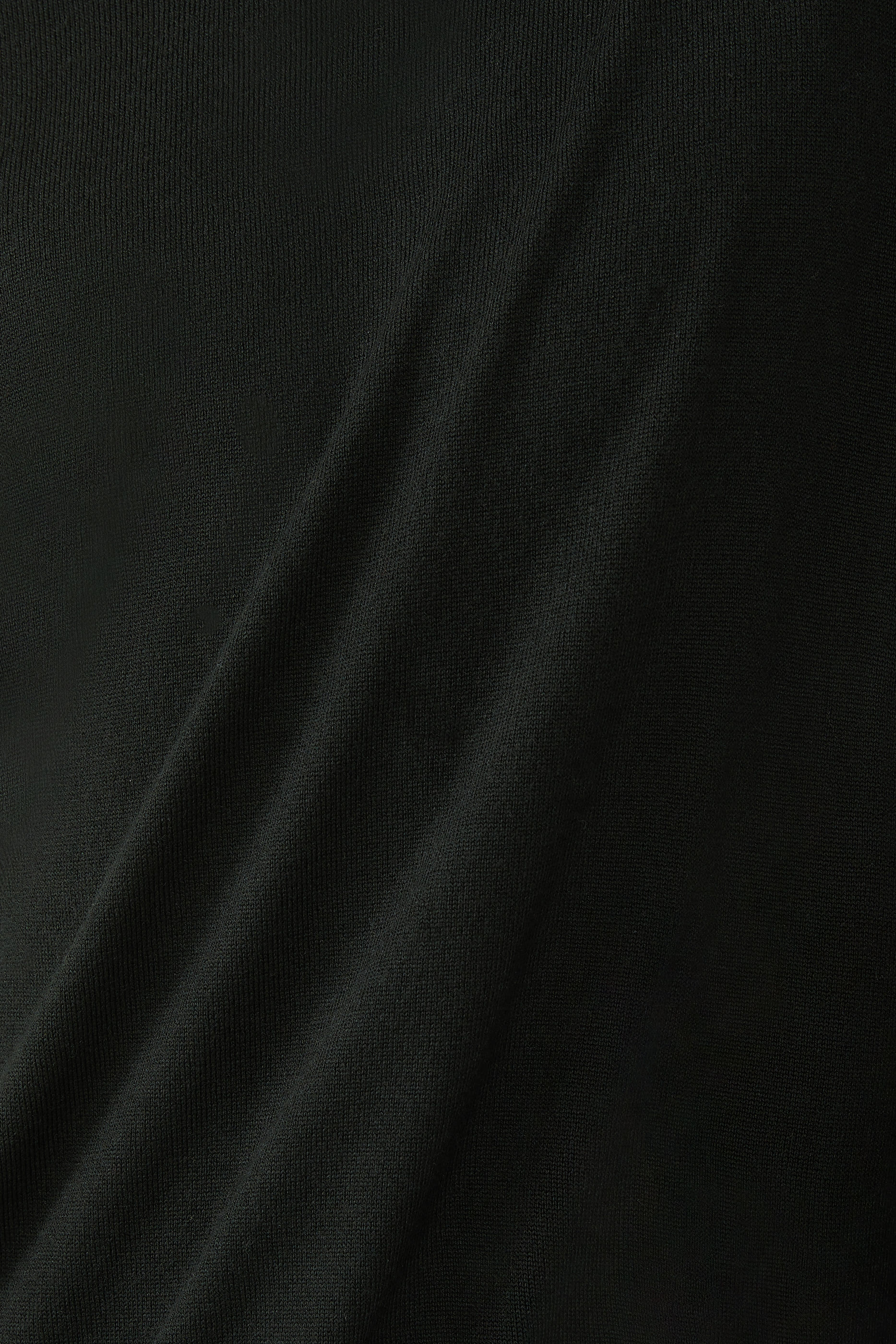 سترة بأكمام طويلة