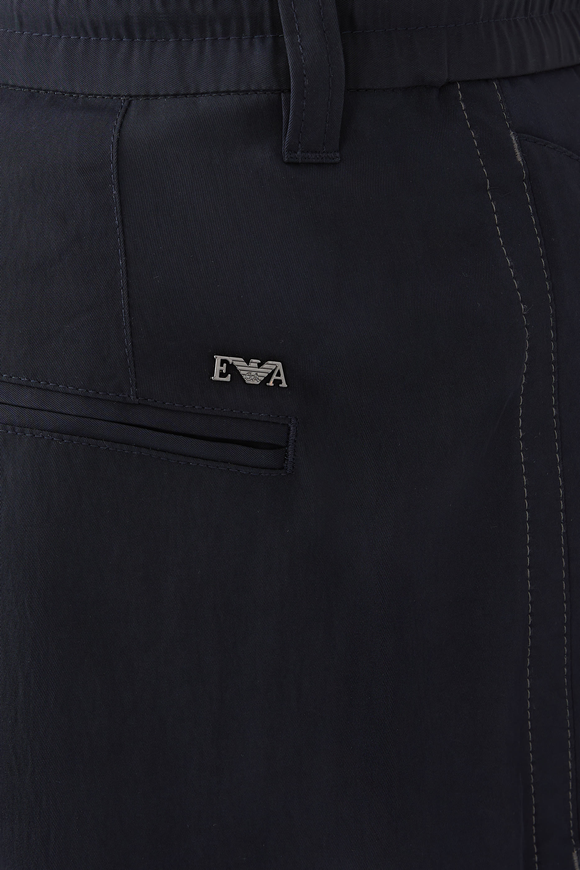 بنطال بقصة ساق مستقيمة