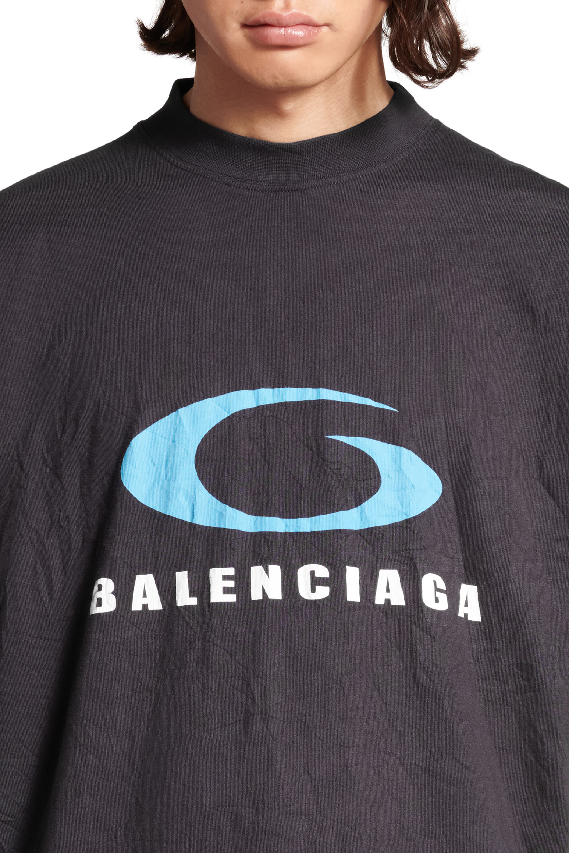 تيشيرت بشعار الماركة الرياضي