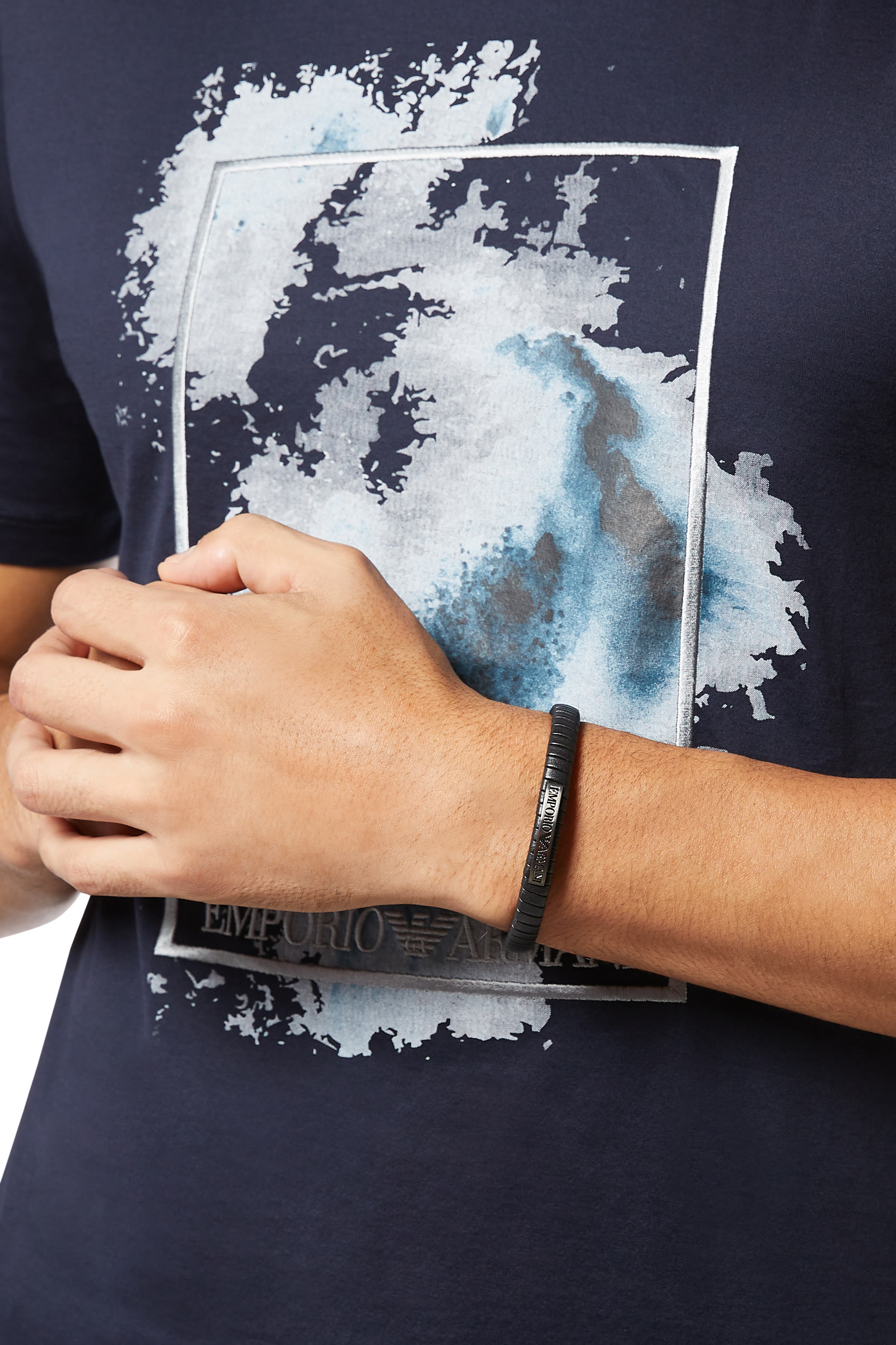 سوار بشعار الماركة