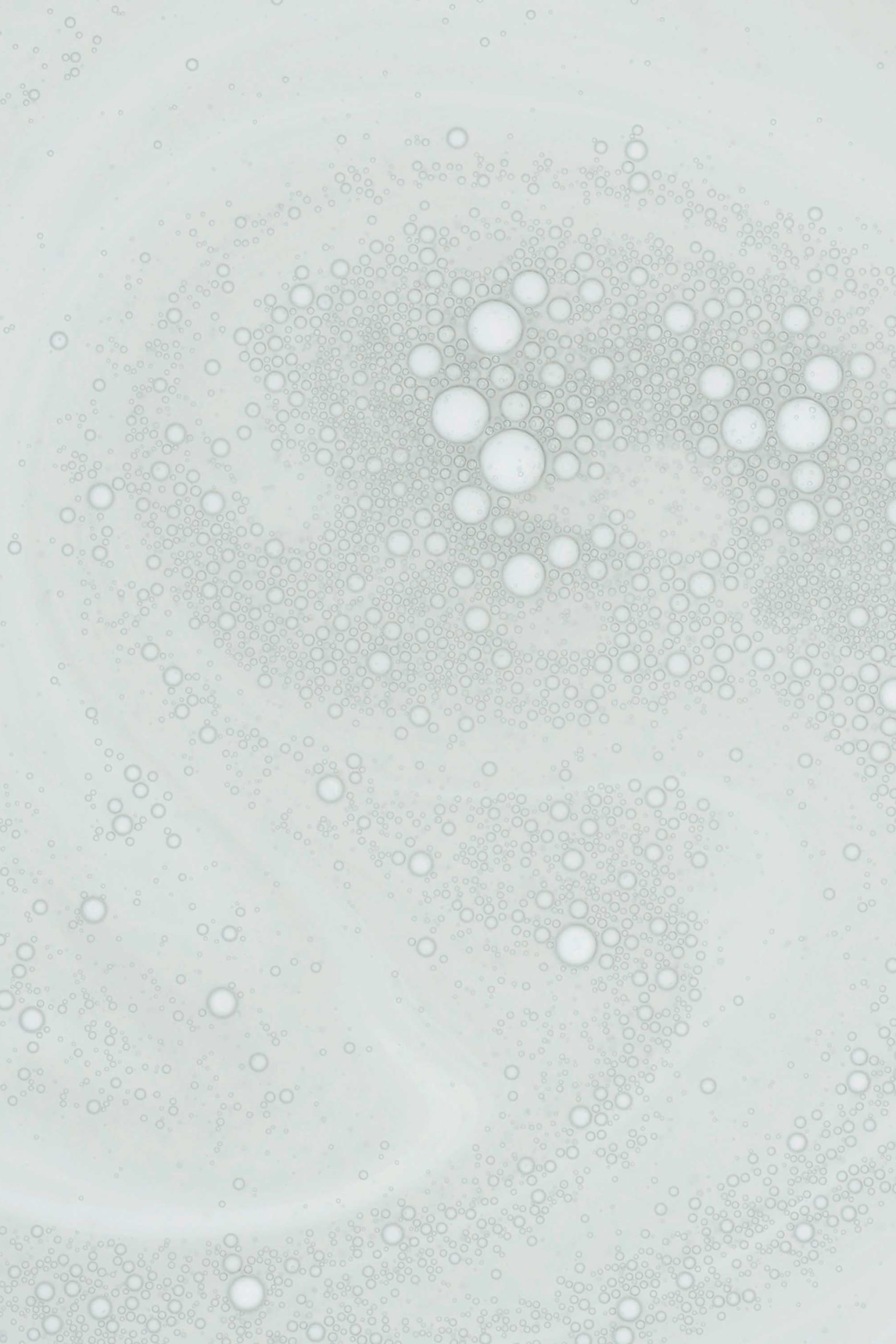 مستحضر أكوا بحمض الهيالورونيك