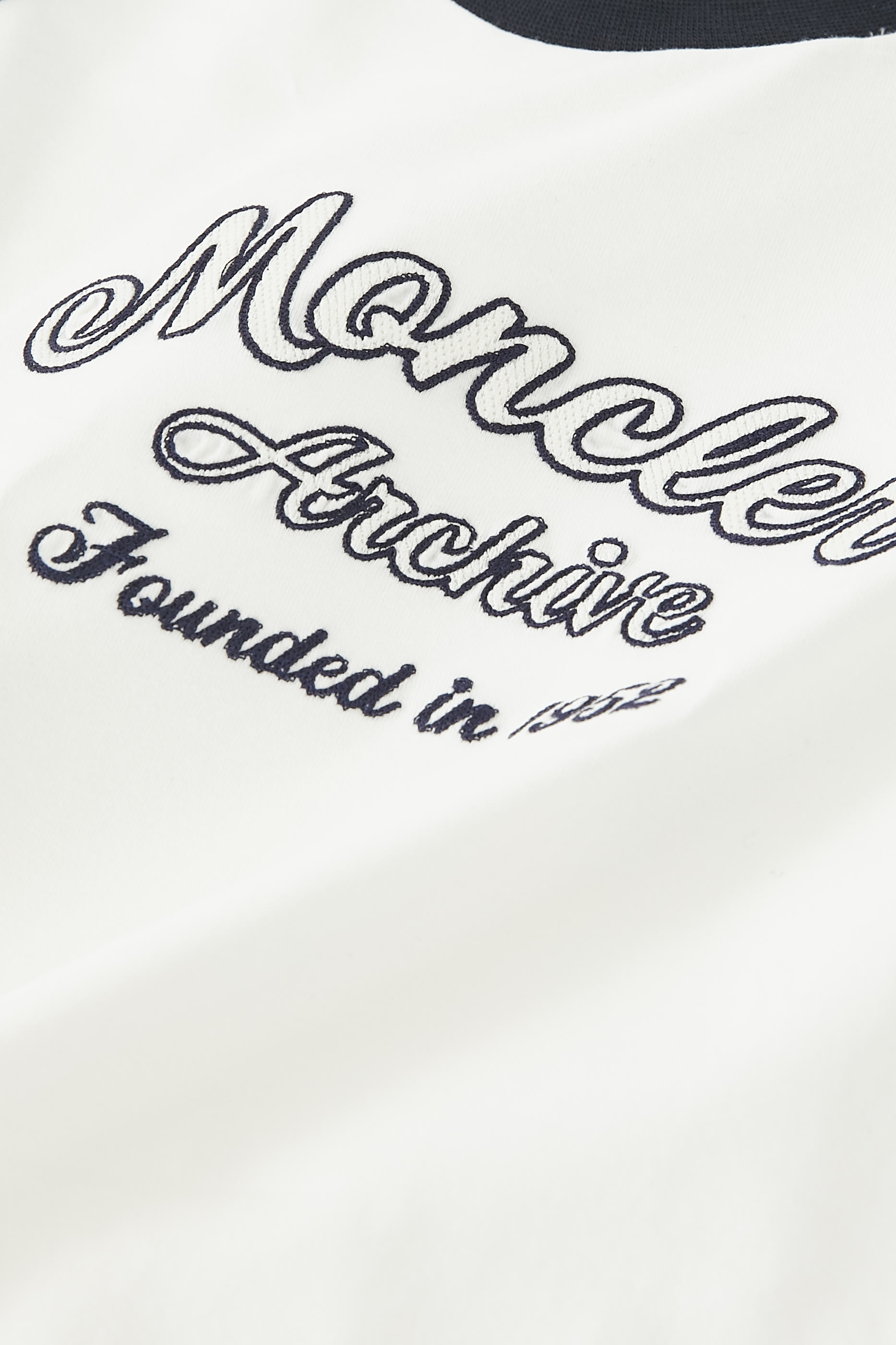 تيشيرت بأكمام طويلة بشعار الماركة للأطفال