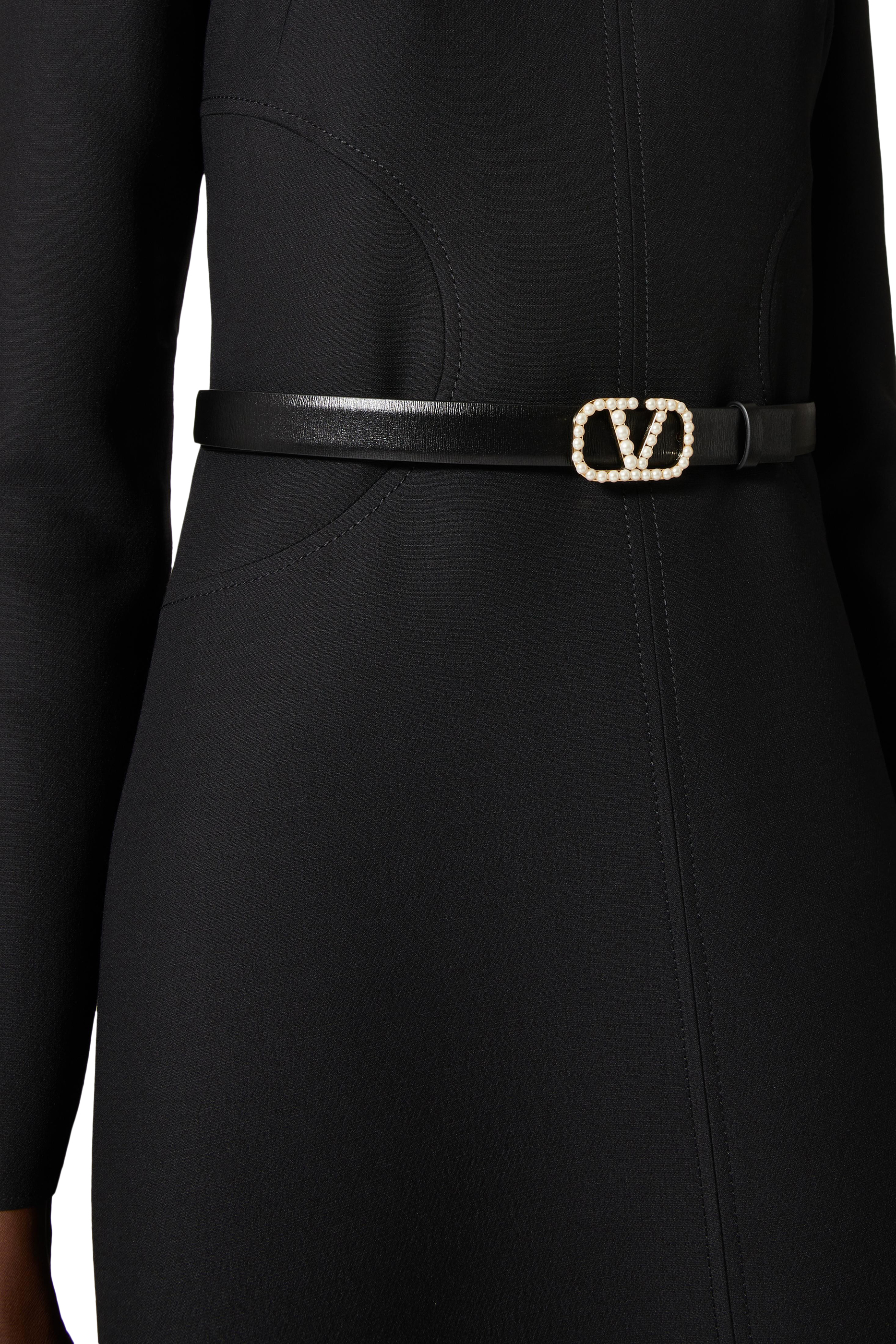 حزام بتصميم وجهين وحلية شعار الماركة بلؤلؤ