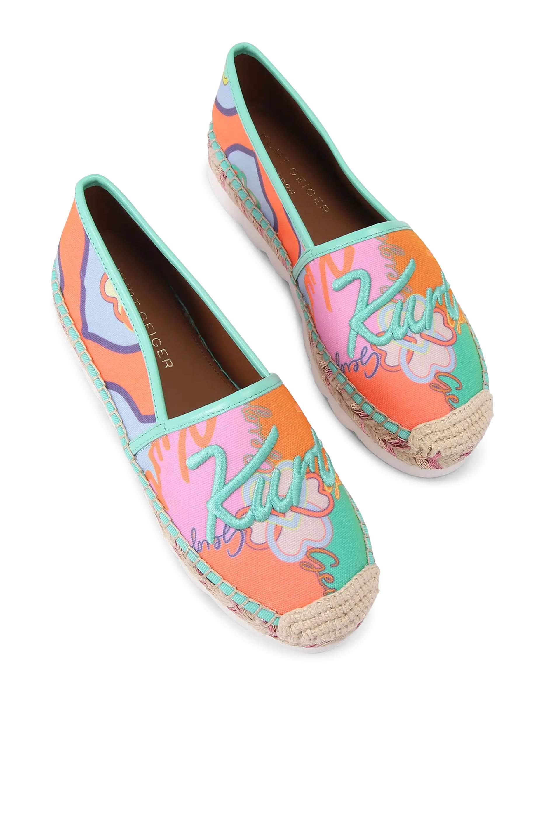 حذاء إسبادريل بنعل مجوف وتطريز شعار الماركة