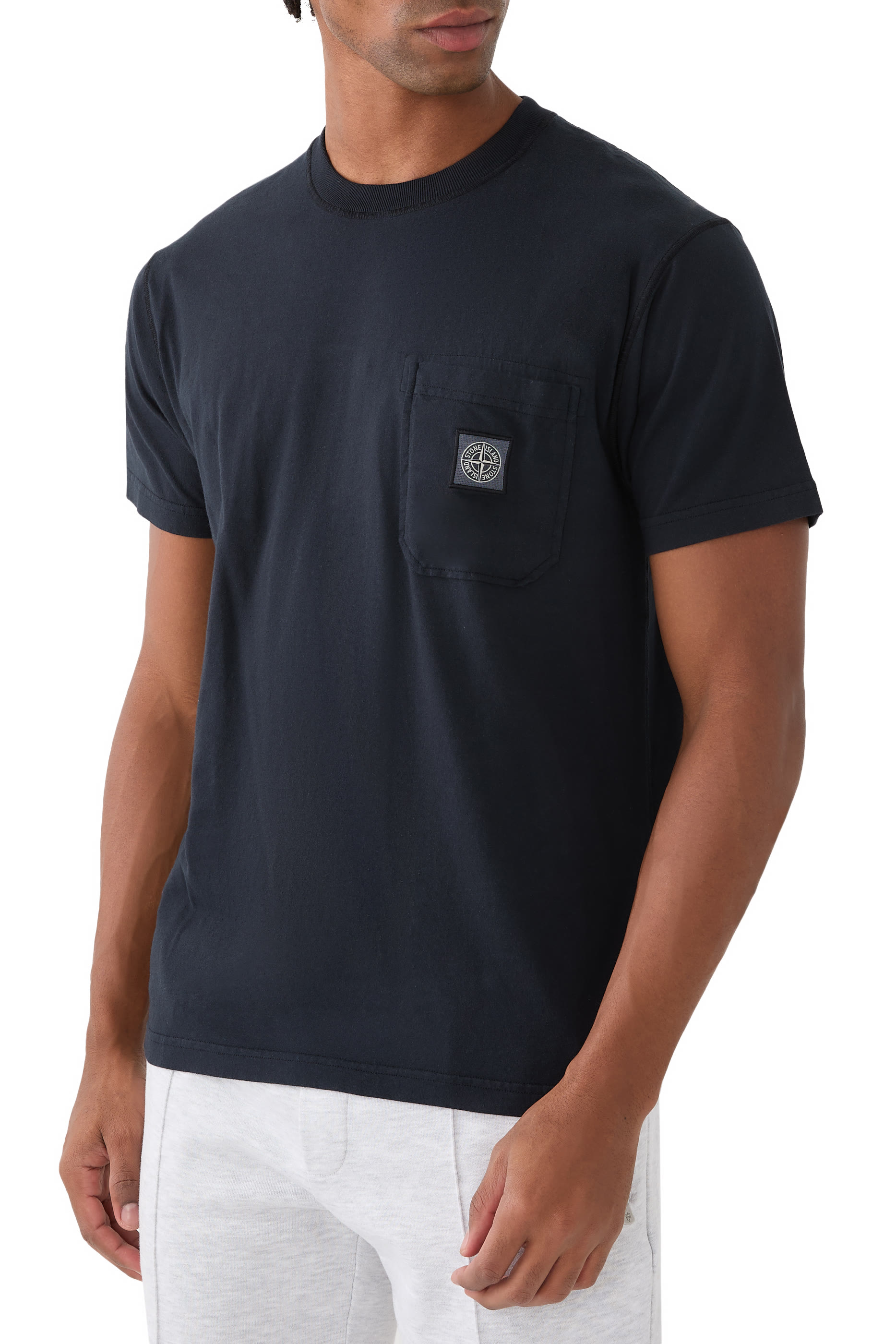 تيشيرت مزين برقعة بوصلة بشعار الماركة