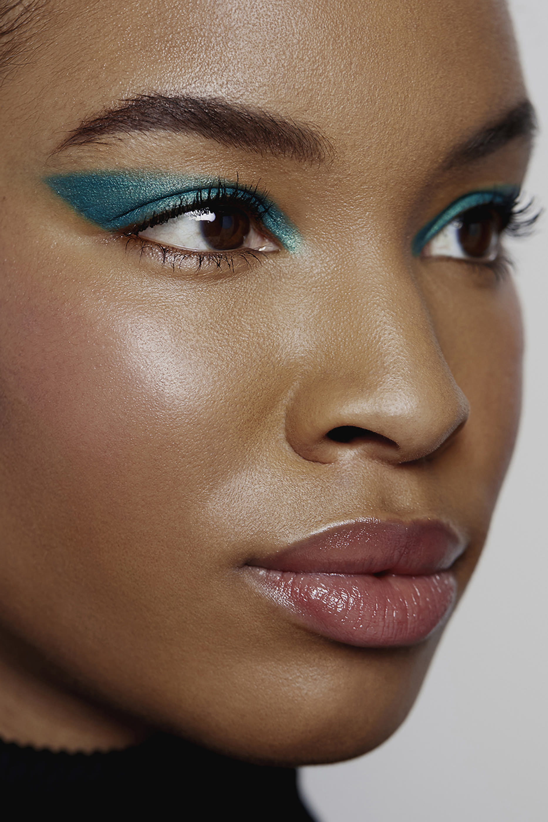 أحمر خدود فيتو بلش تويست