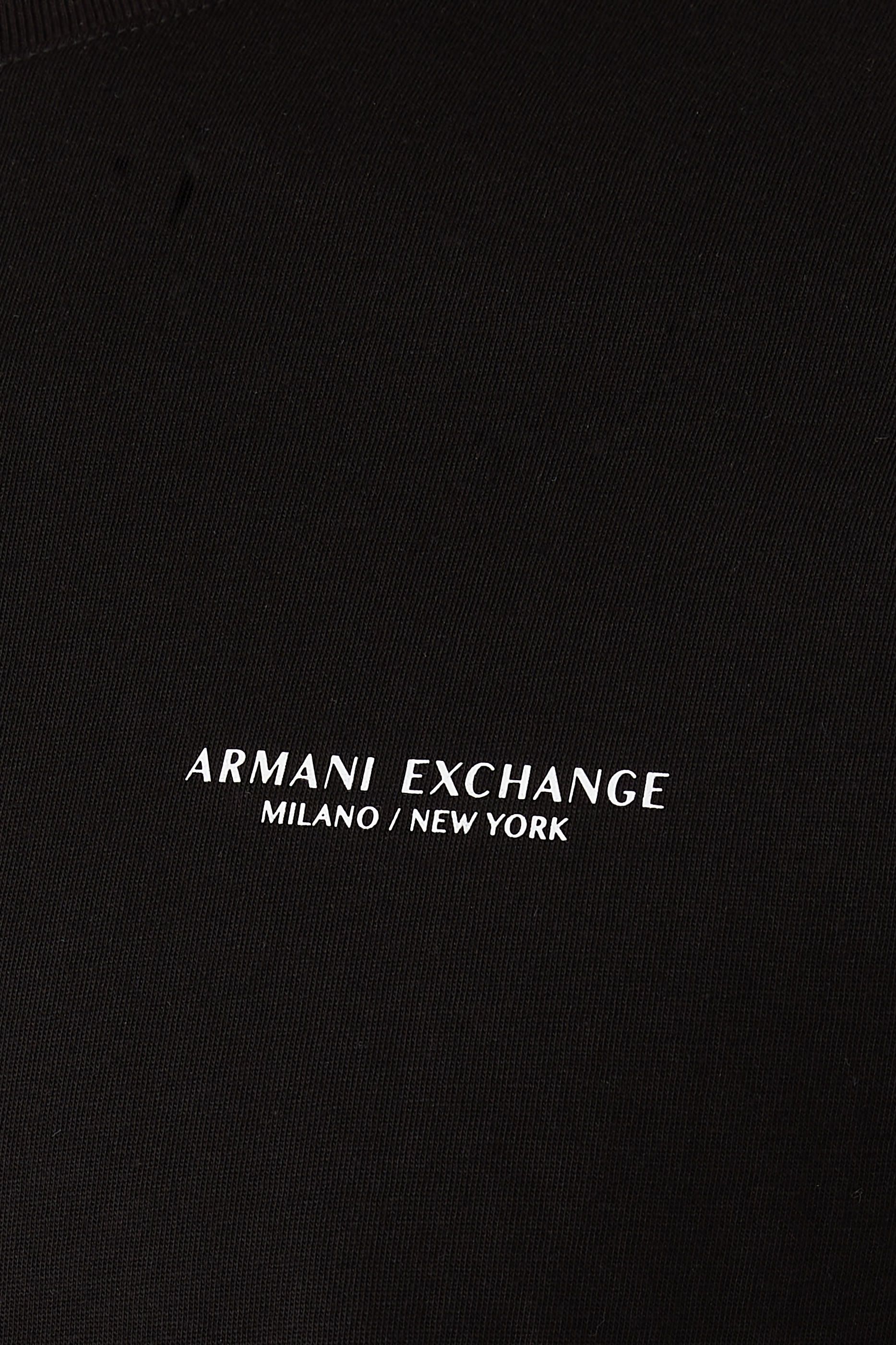 تيشيرت بشعار الماركة