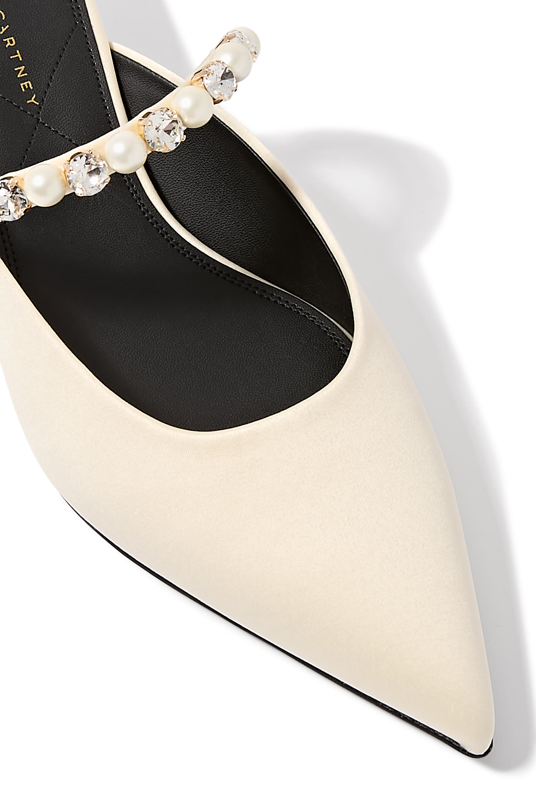 حذاء إلسا مفتوح من الخلف بكعب قصير 40 مرصع بلؤلؤ