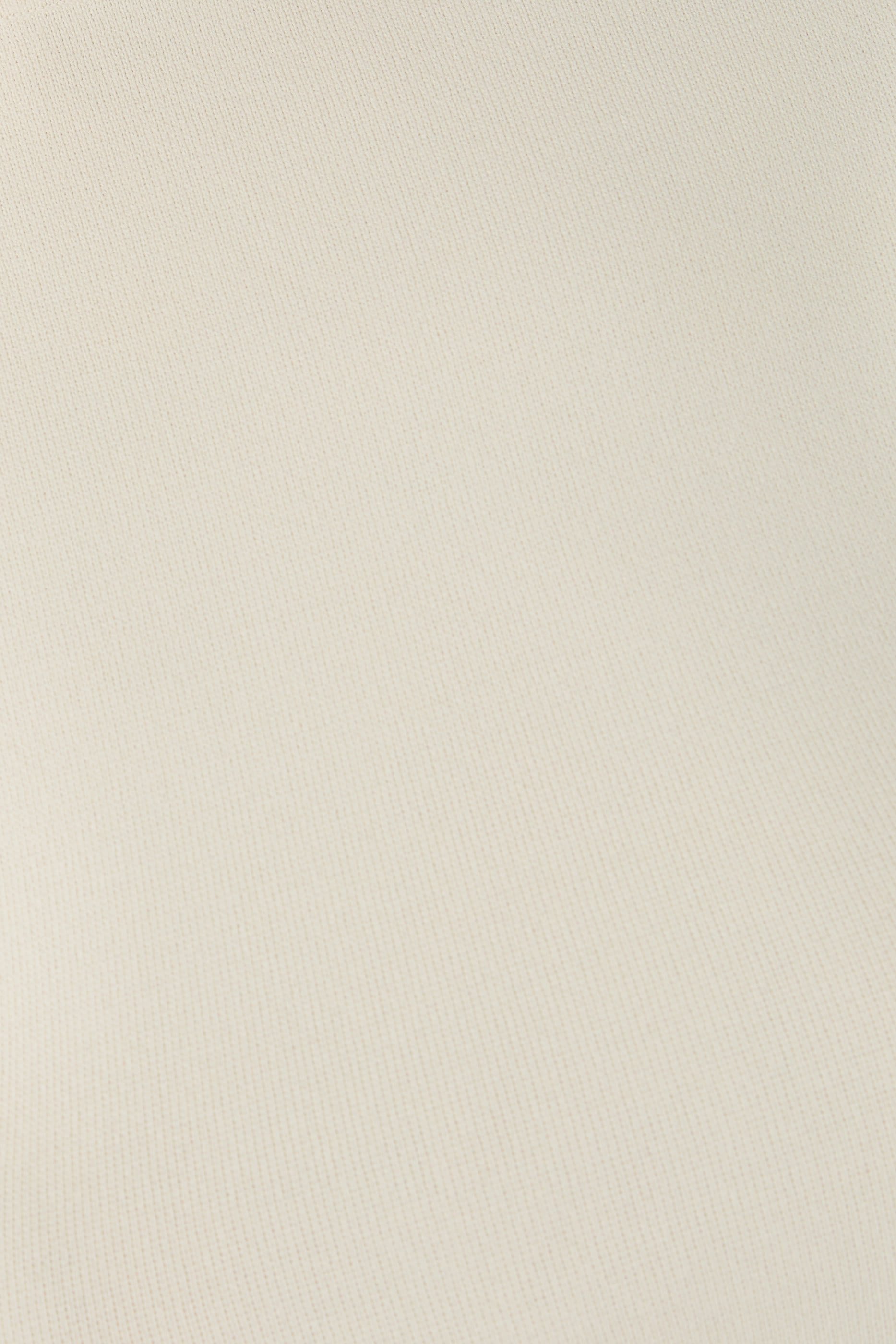 فستان متوسط الطول بياقة قارب