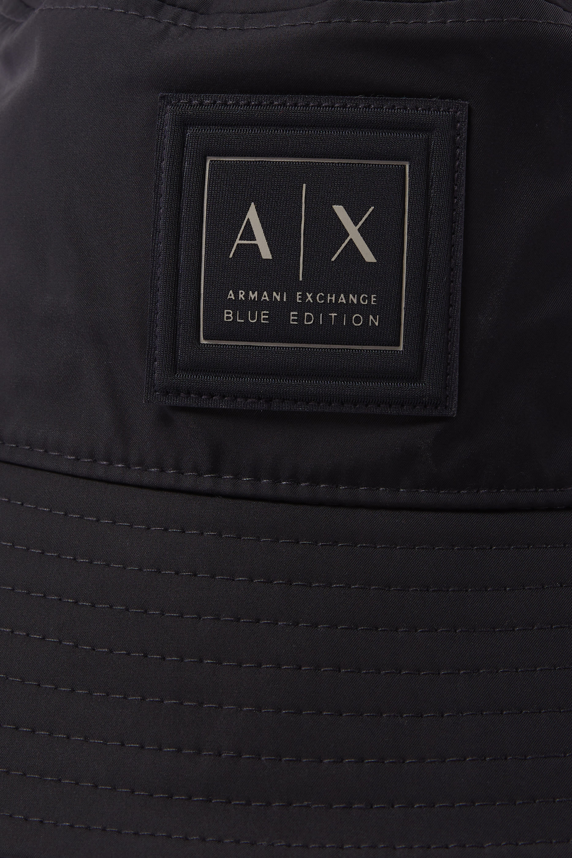 قبعة باكيت بشعار الماركة