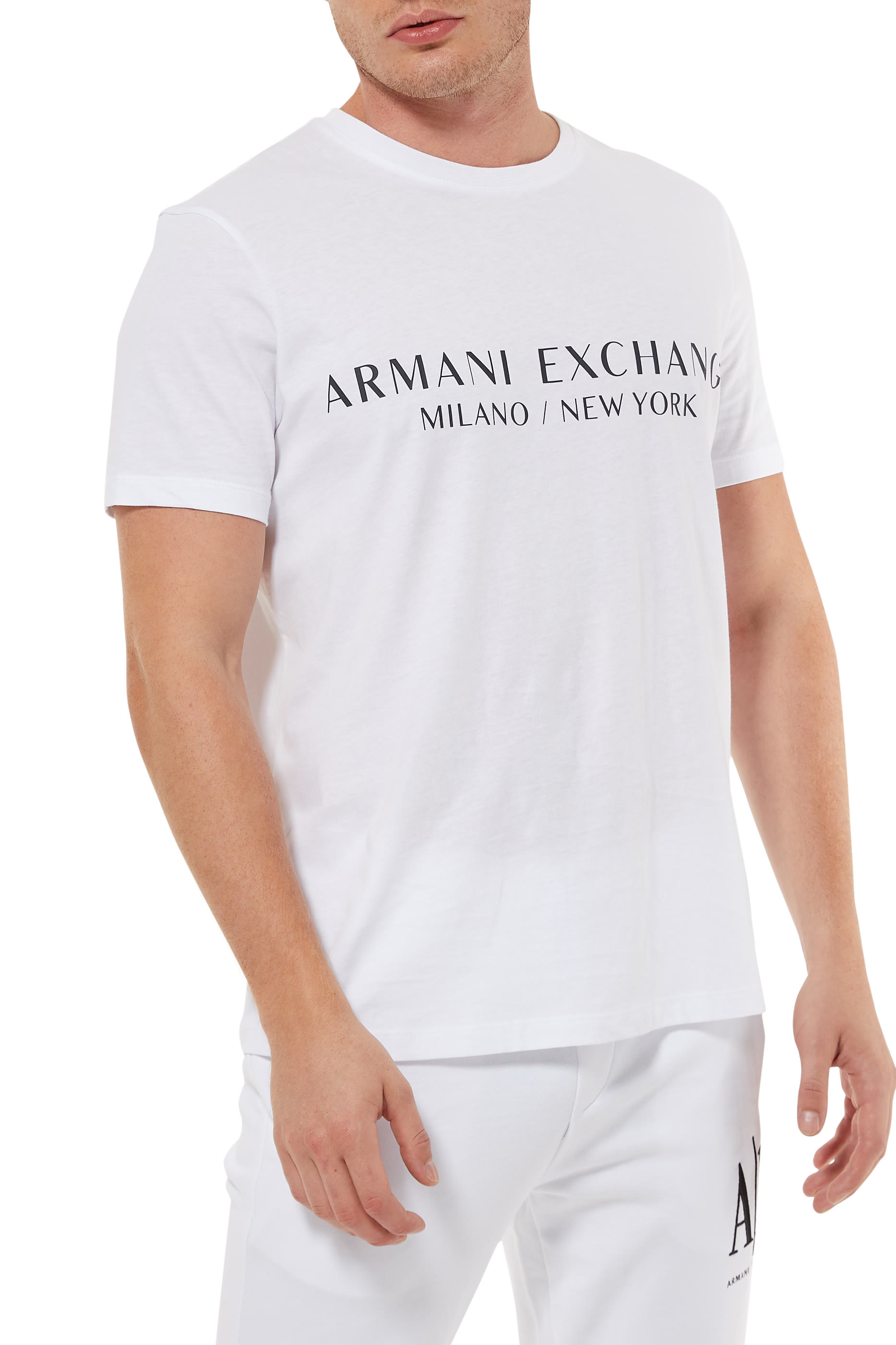 تيشيرت بشعار الماركة كلاسيكي