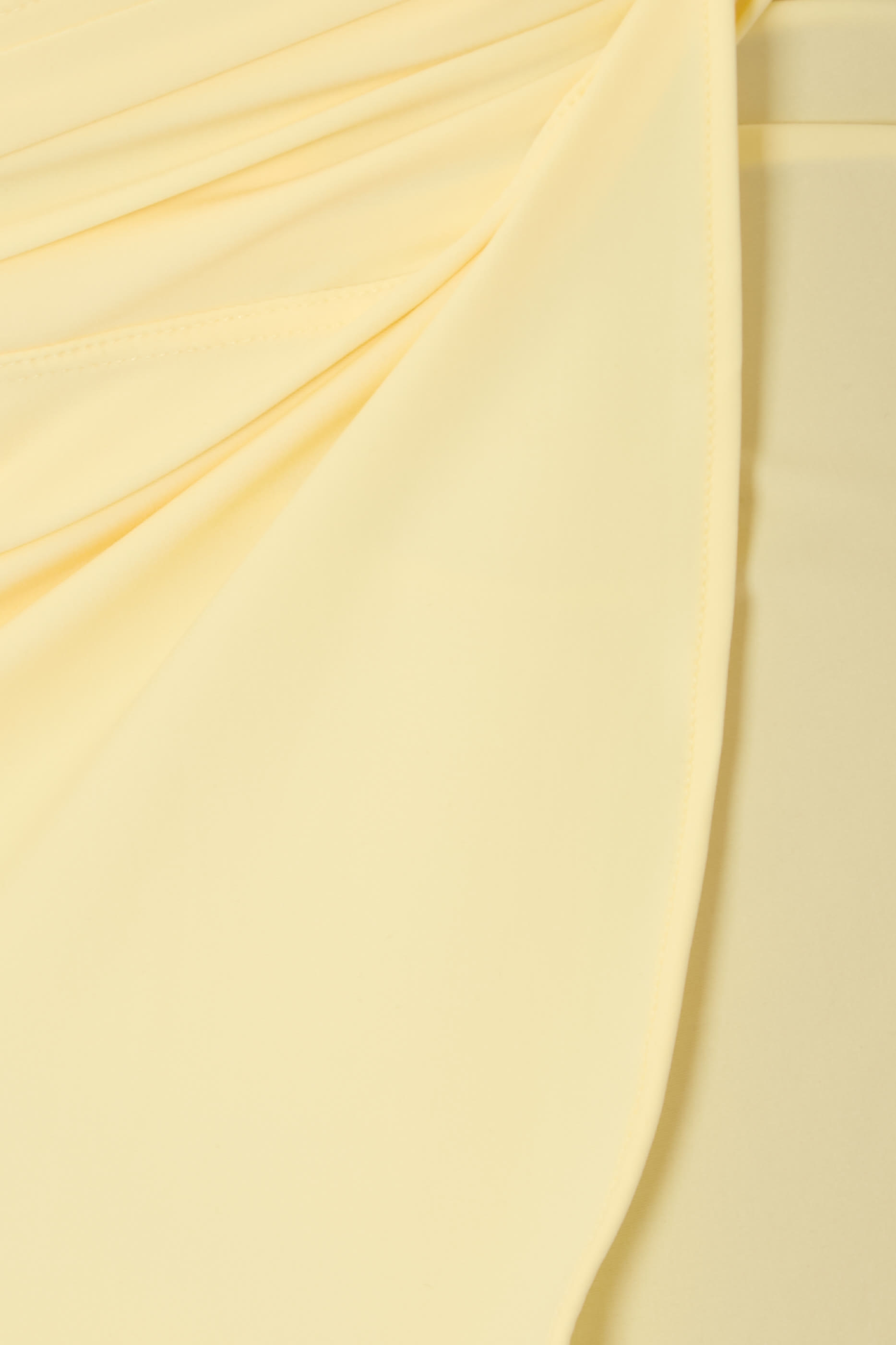 سارونغ قصير بعامل حماية من الأشعة فوق البنفسجية