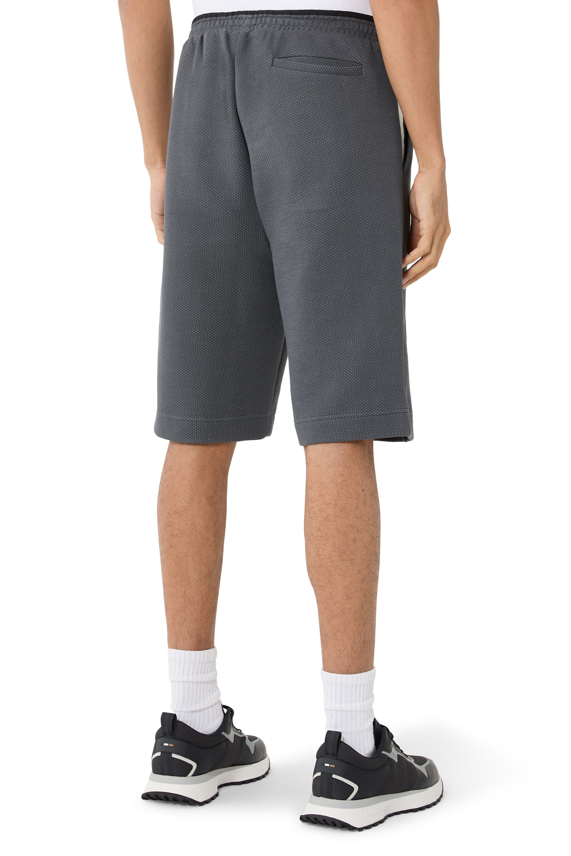 شورت بقصة مريحة بتصميم مبطن جاكار