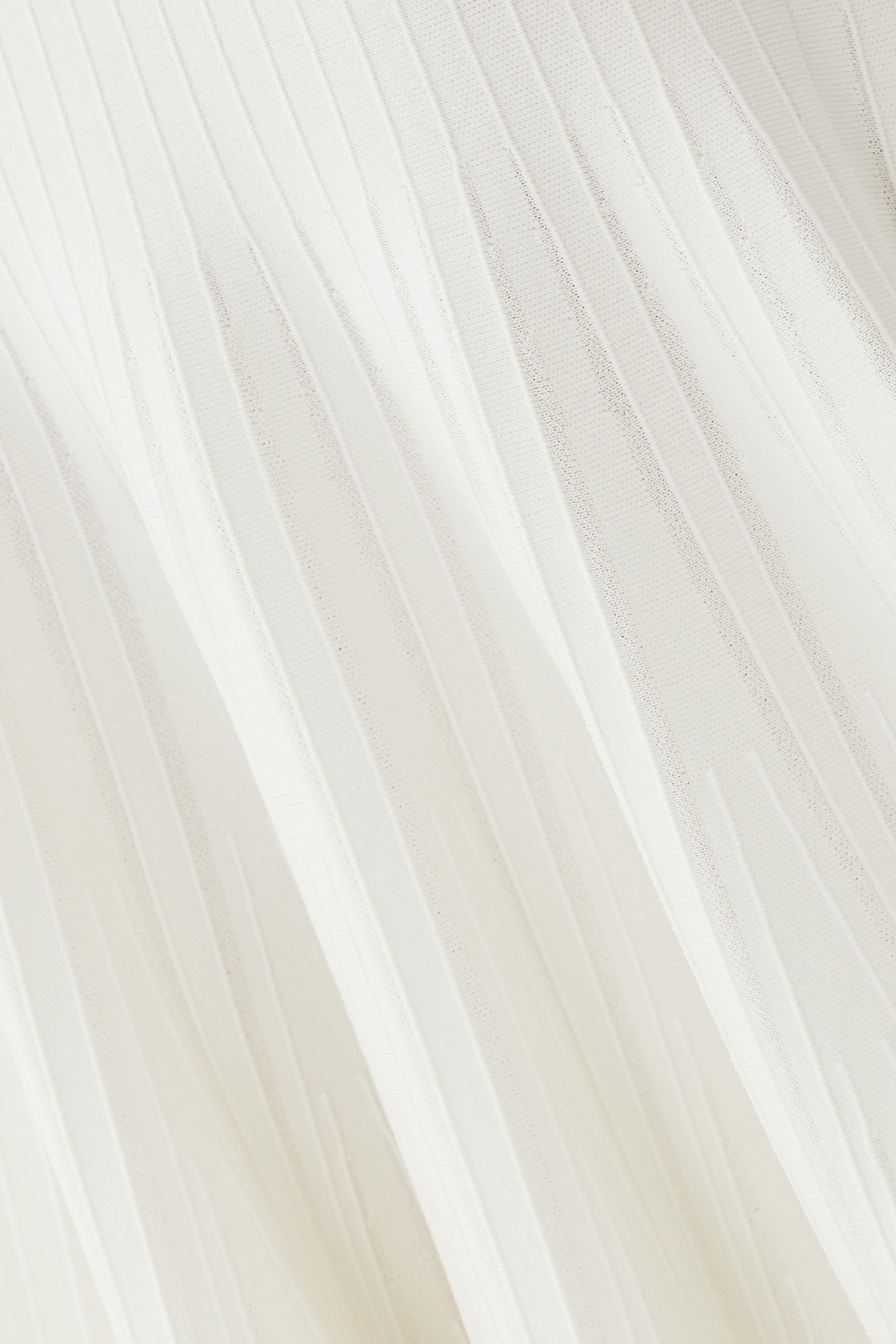 تنورة أنيثا