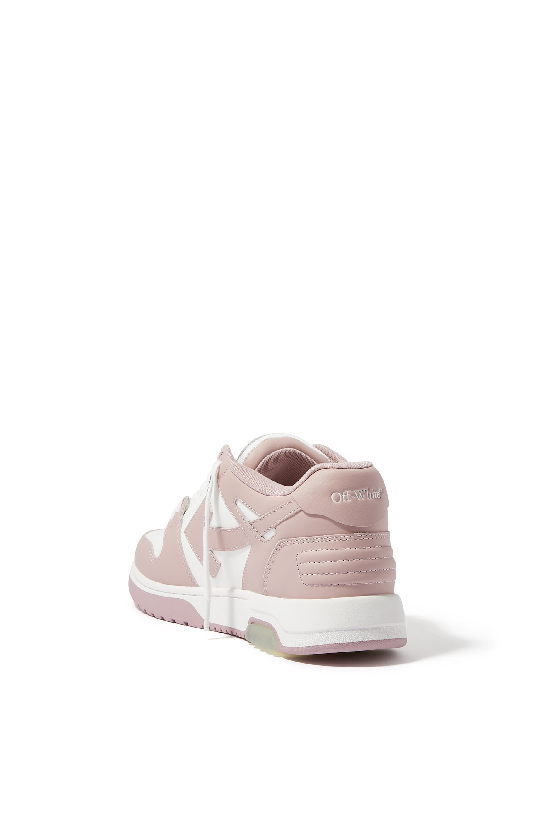 سنيكرز اوت اوف اوفيس بتصميم أسفل الكاحل