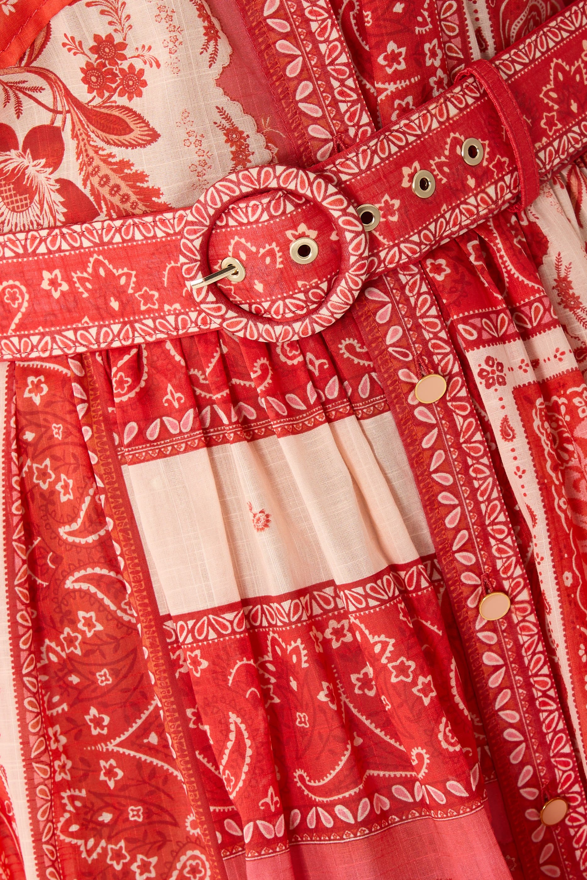 فستان لاكي بنمط قميص