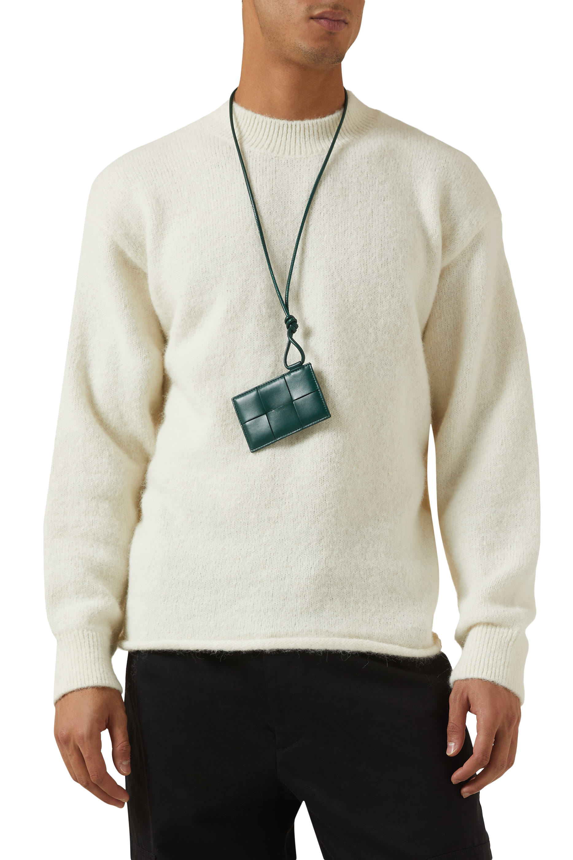 حافظة بطاقات بحمالة